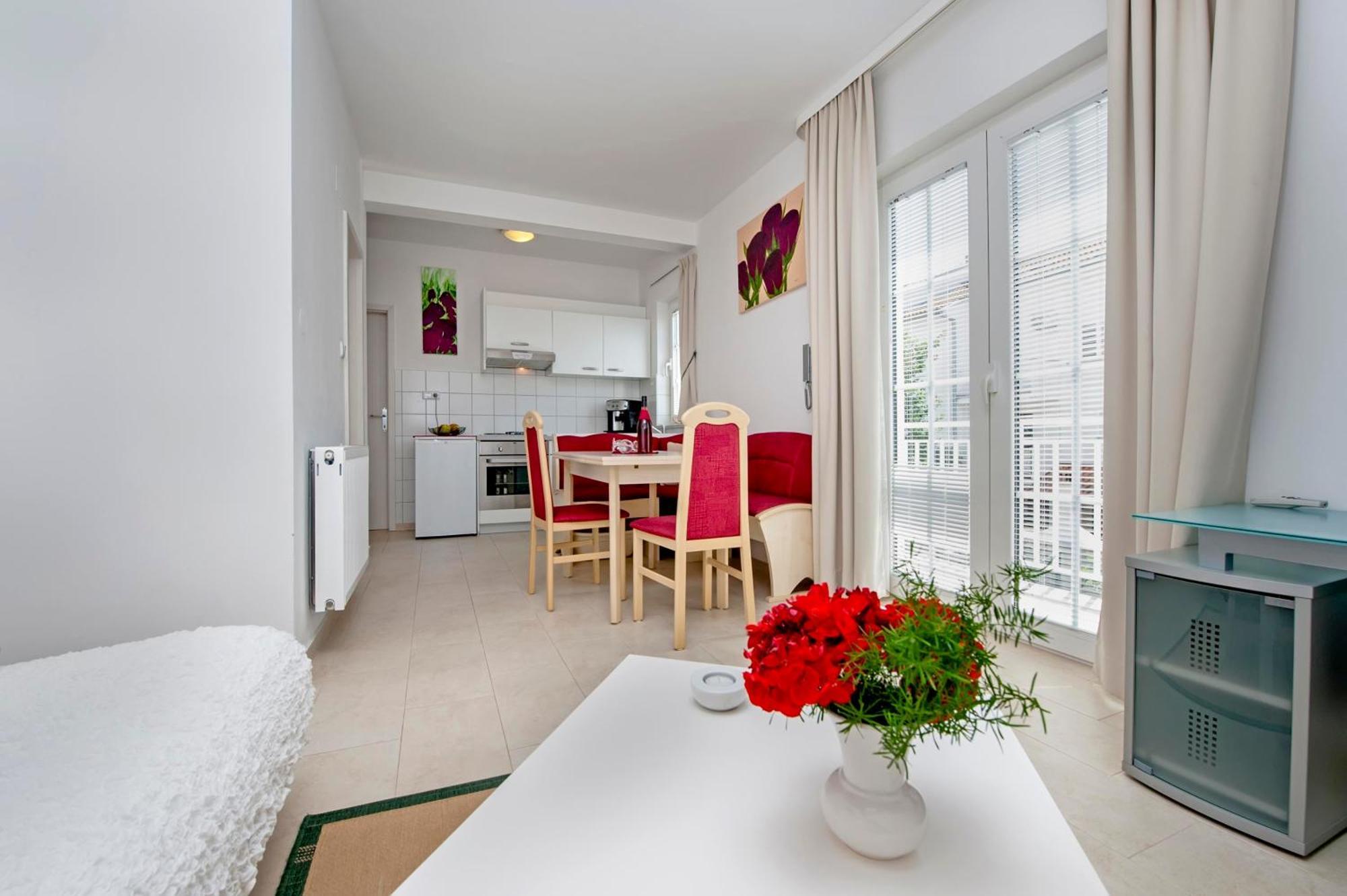 Apartment mit Terrasse