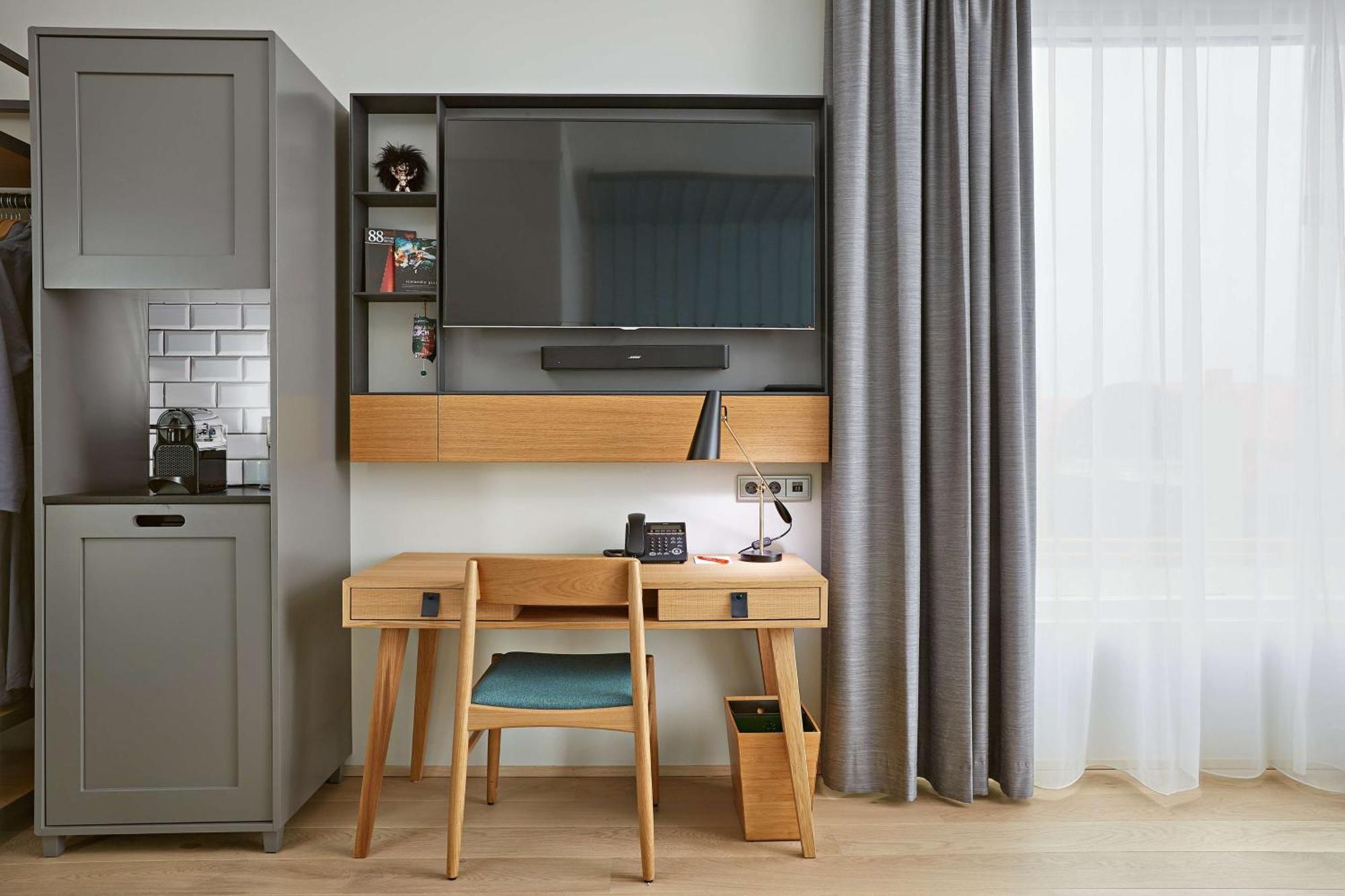 Premium King Room,1500975037:JPEG