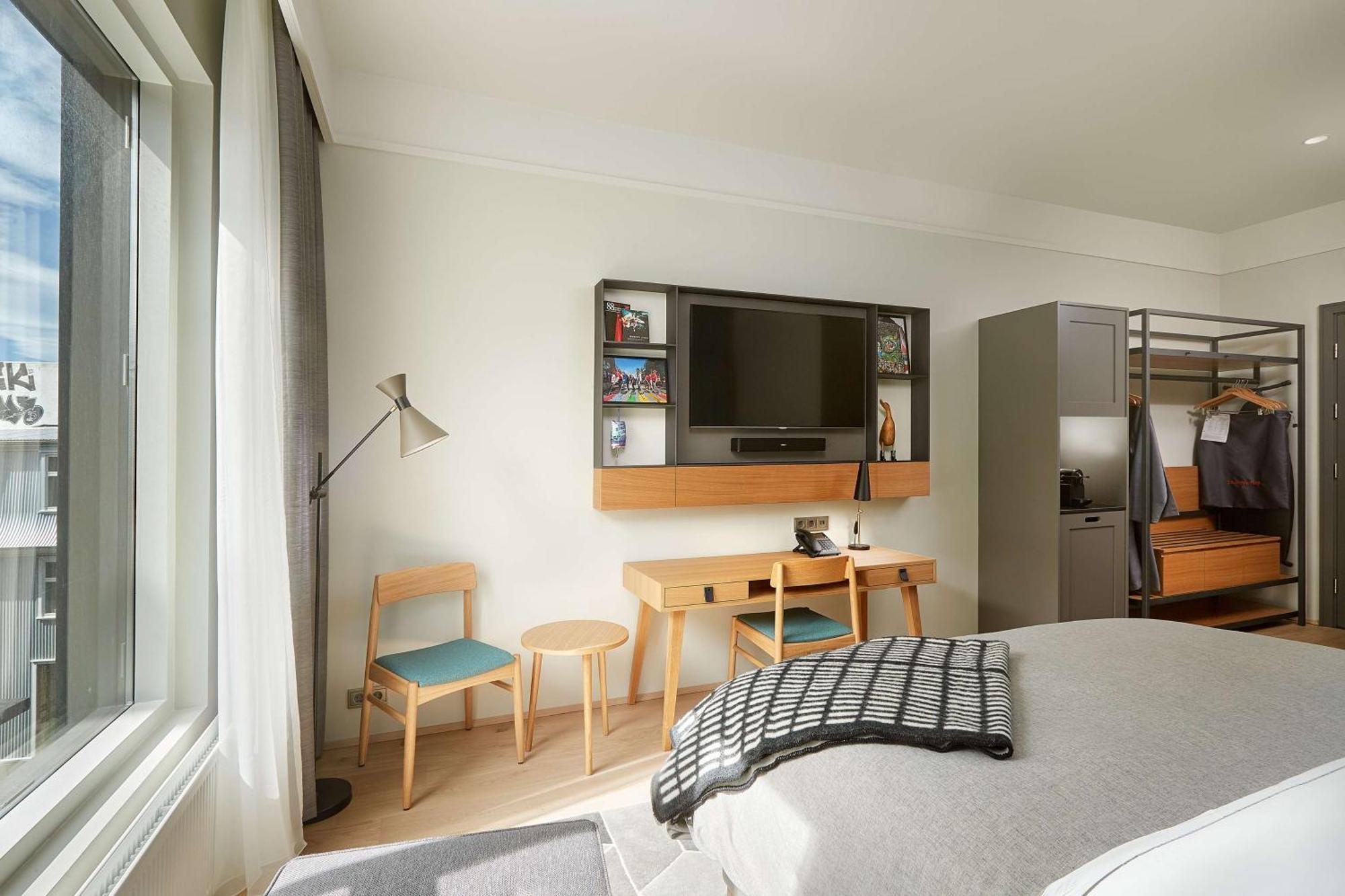 King Room,1500975040:JPEG