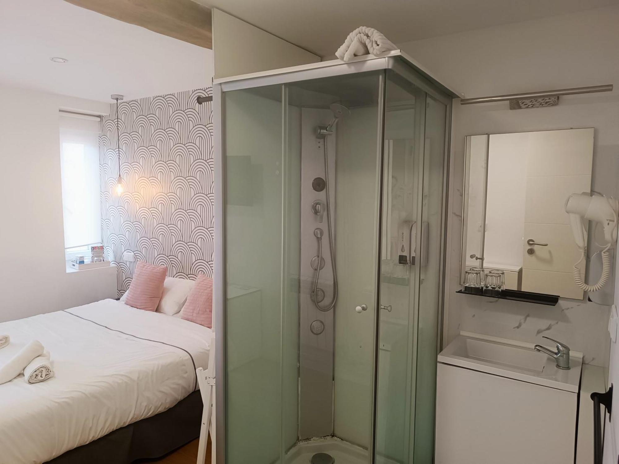 Double Room Shared Toilet
