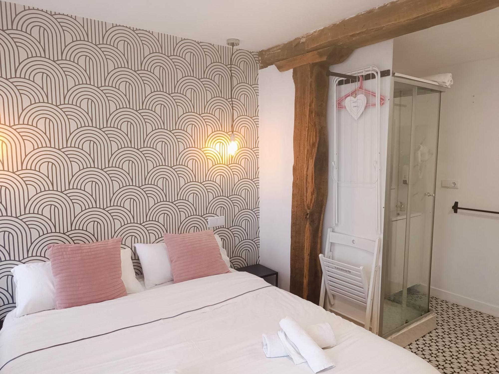 Double Room Shared Toilet