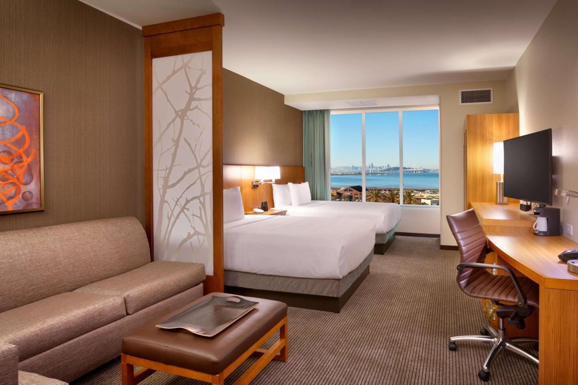 Queen Room Two Queen Beds Bay View