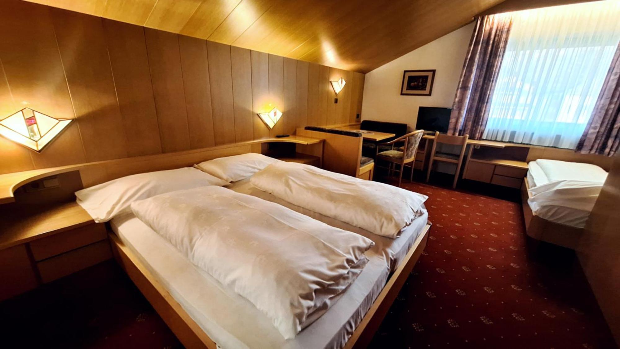 Triple Room with Mountain View,1499257327:JPEG