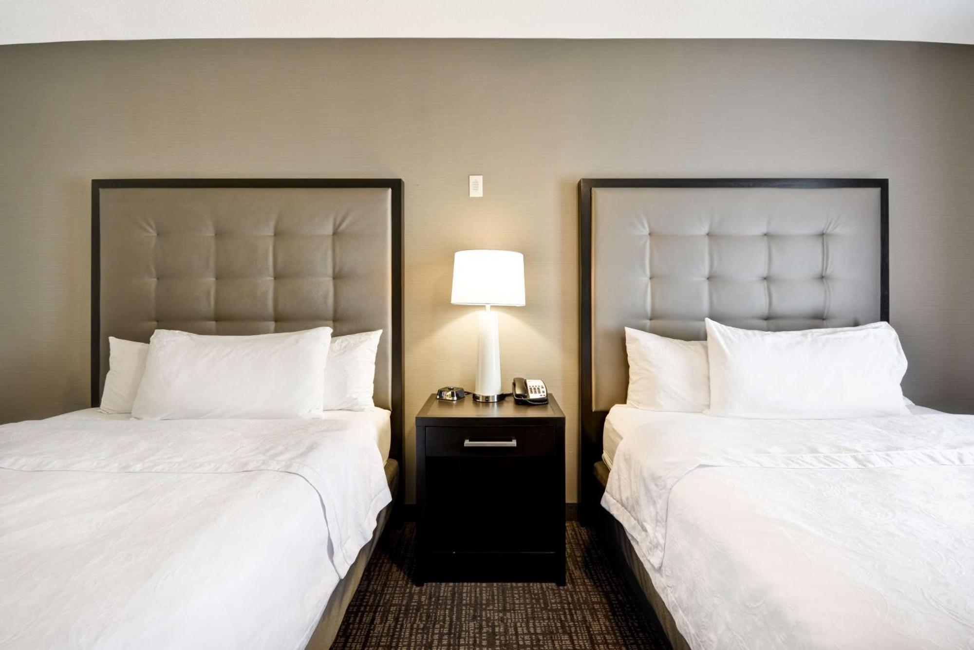 One-Bedroom Queen Suite Two Queen Beds Non-Smoking
