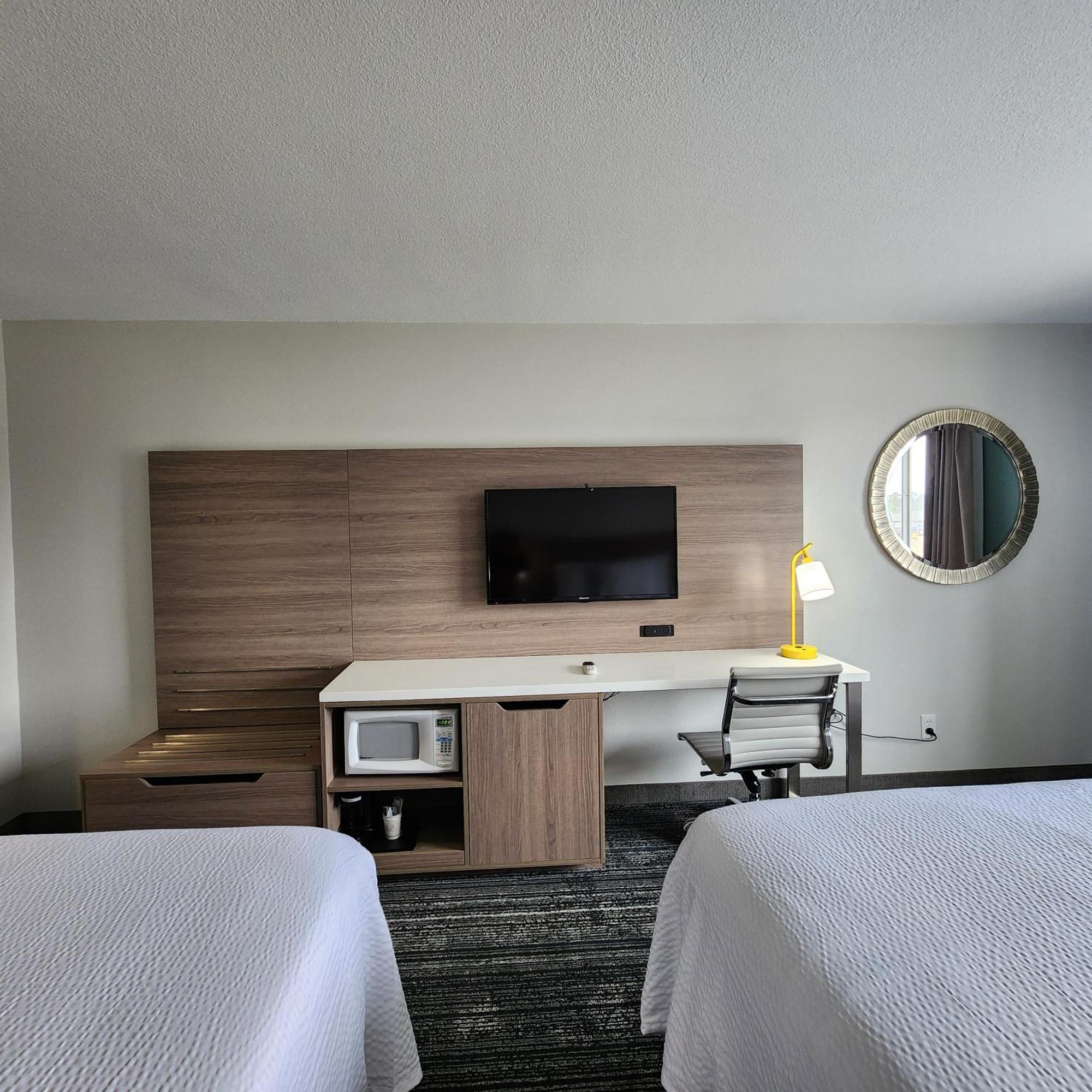 Queen Room Two Queen Beds Non-Smoking