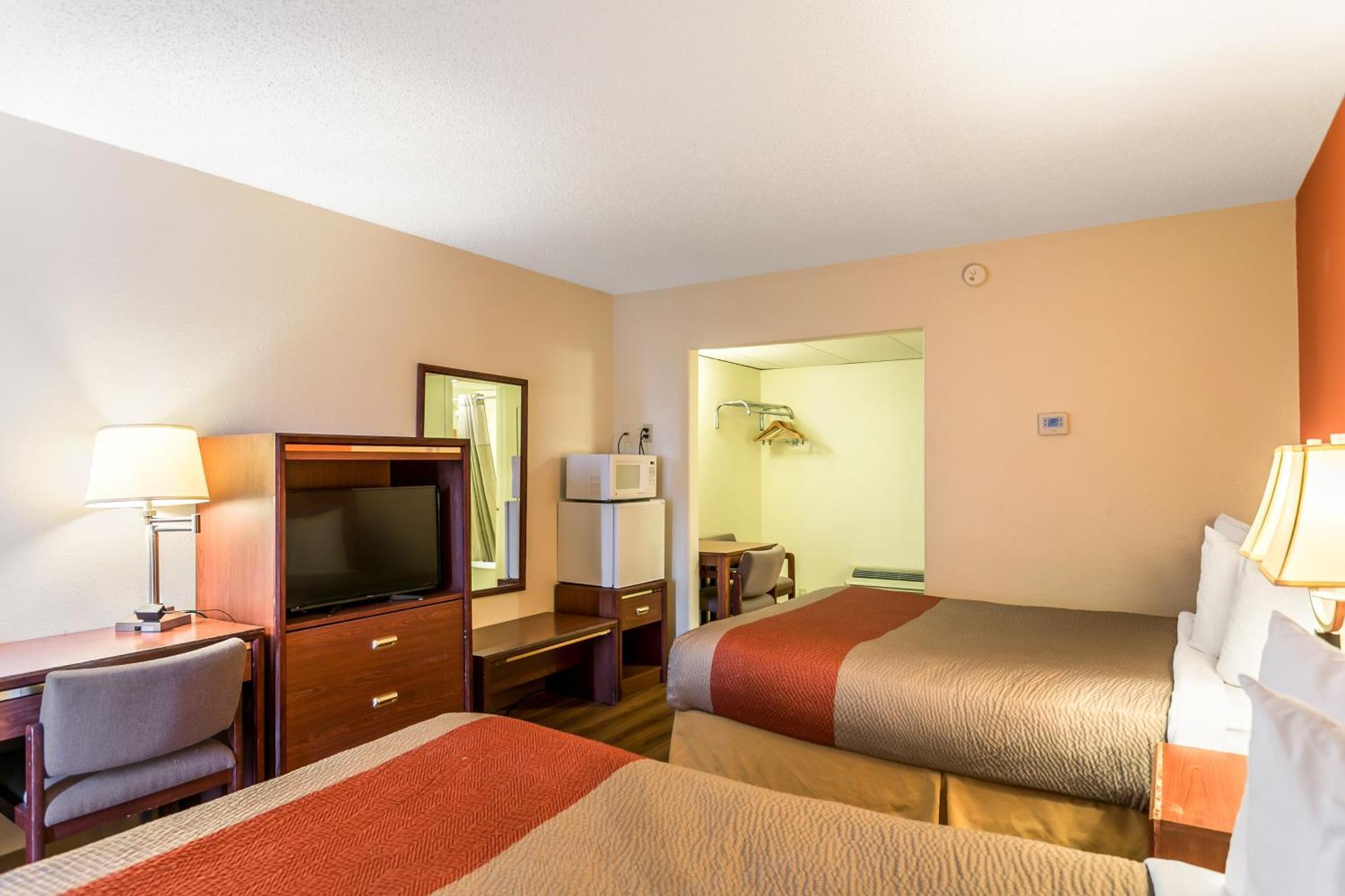 Deluxe Queen Room Two Queen Beds Non-Smoking