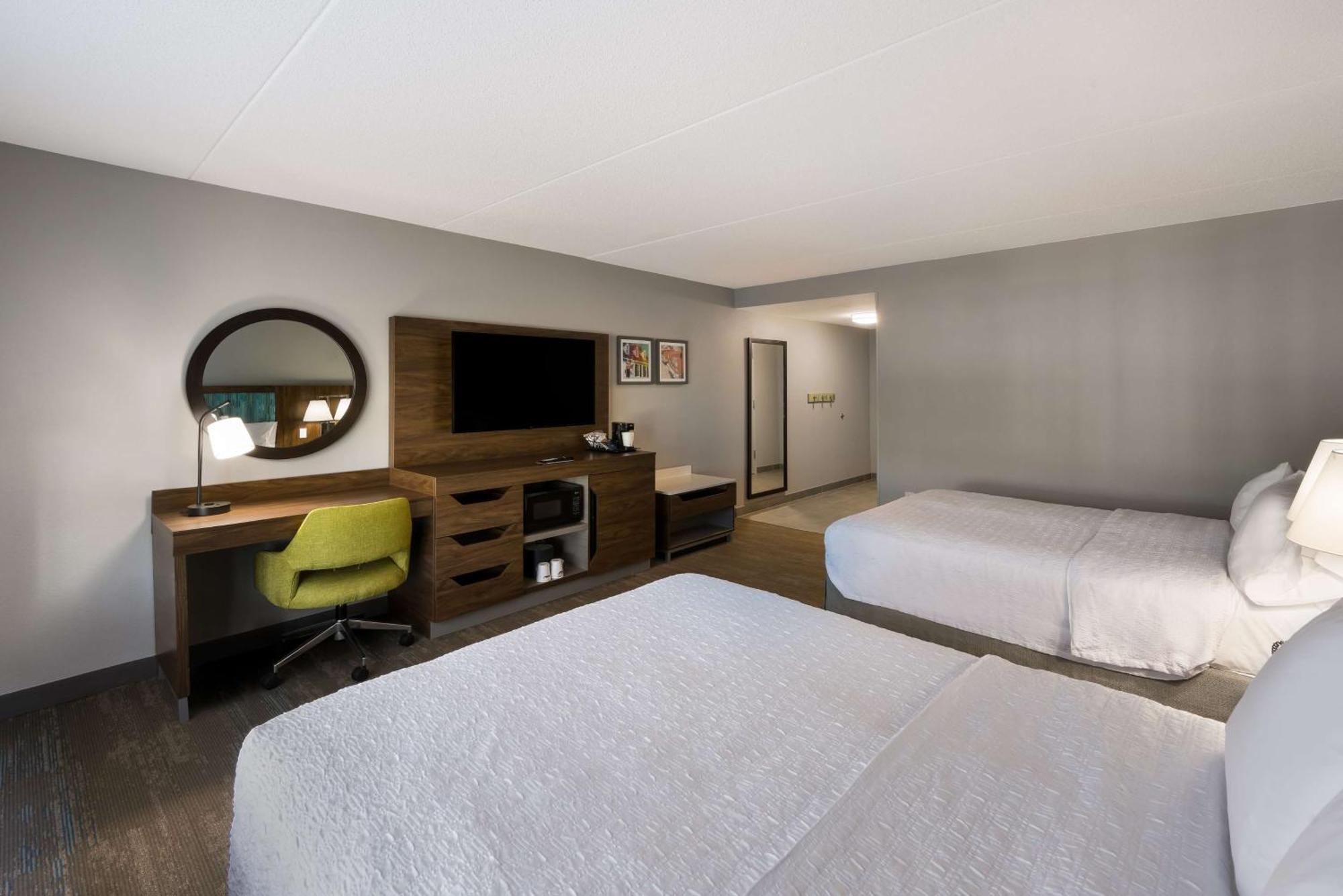 Queen Room Two Queen Beds Mobility Hearing Access or Non-Smoking
