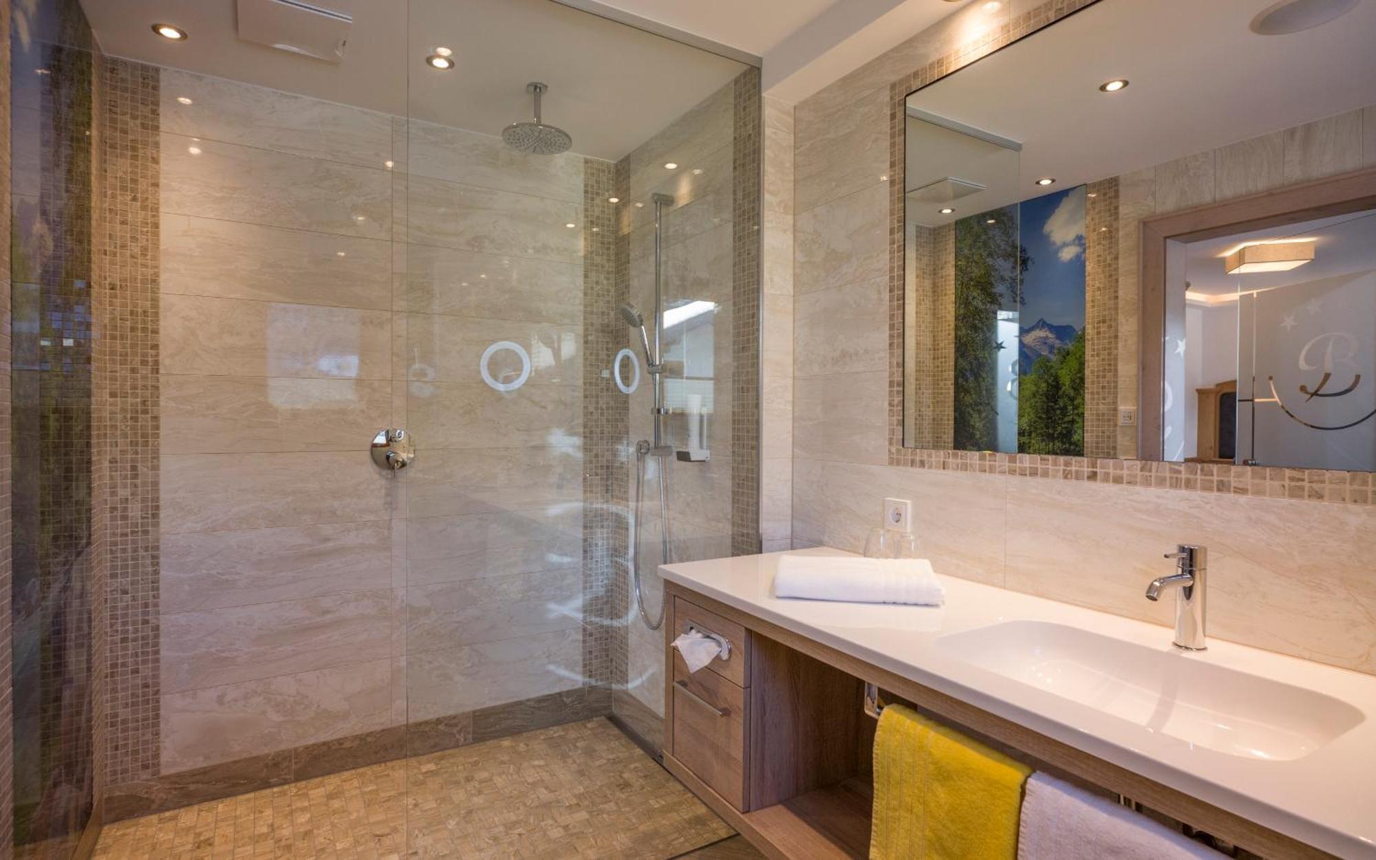 Superior Double or Twin Room Garden View