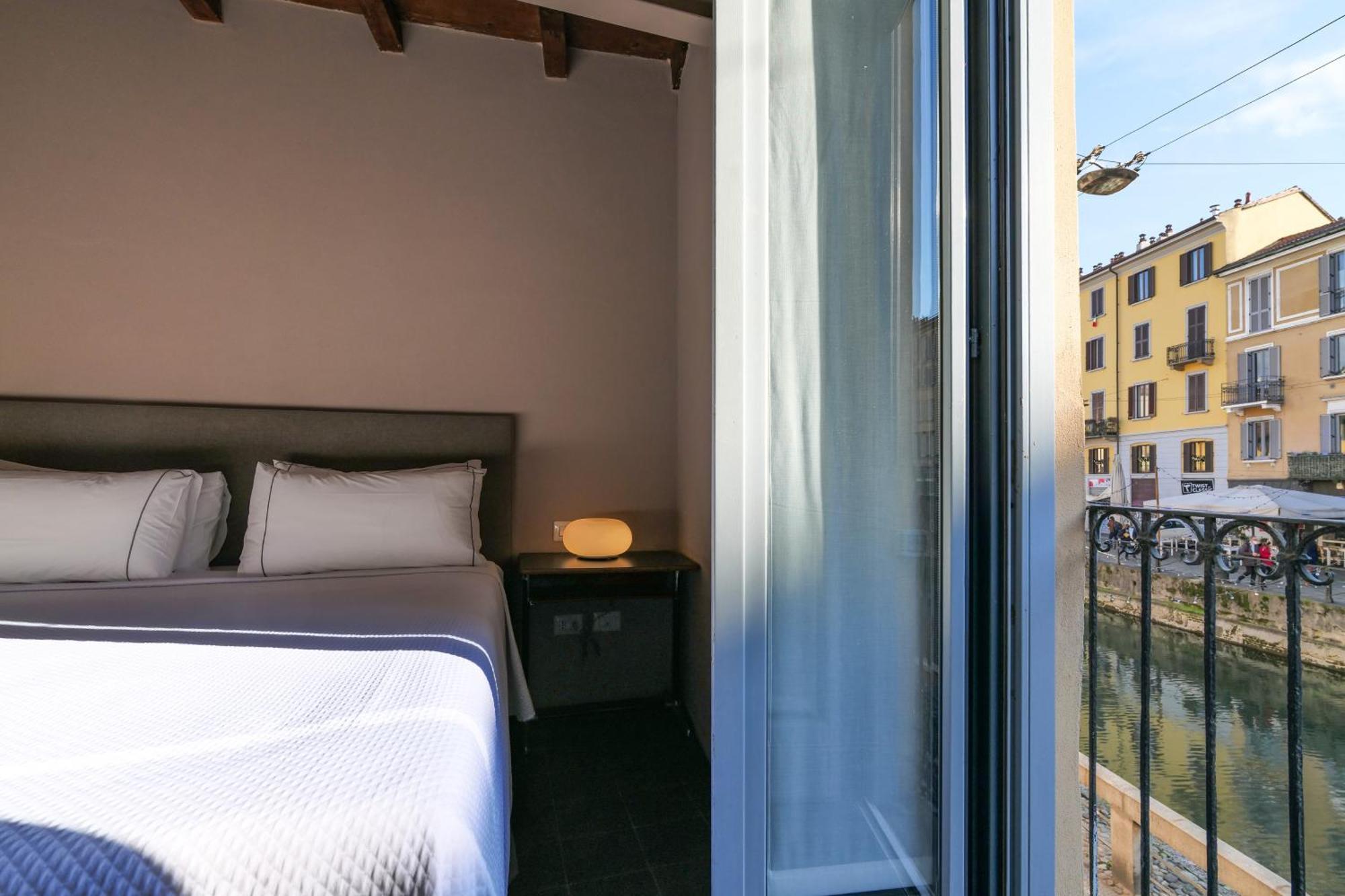 Superior Deluxe Double Room Canal View Annex