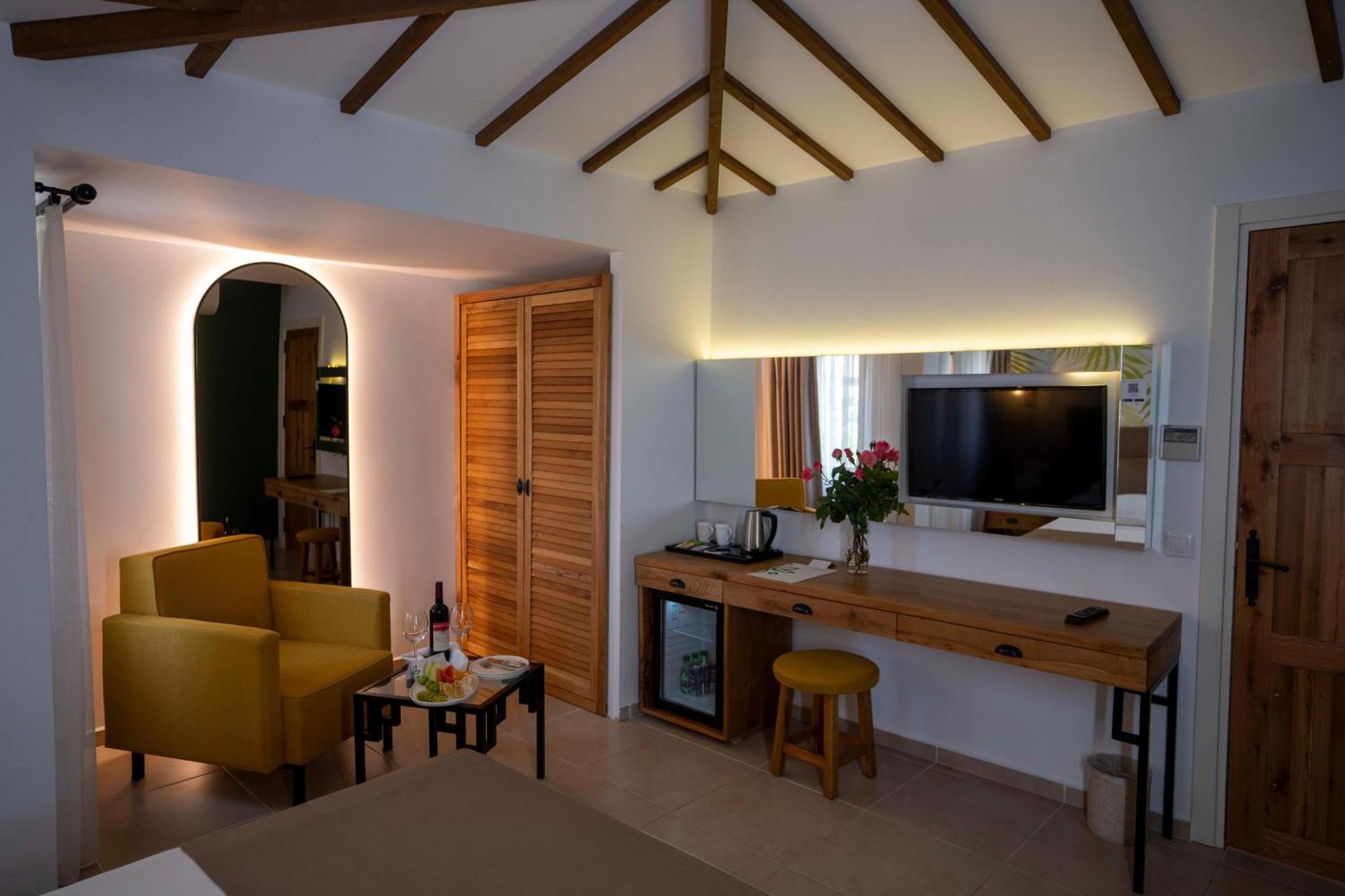 Deluxe Family Room
