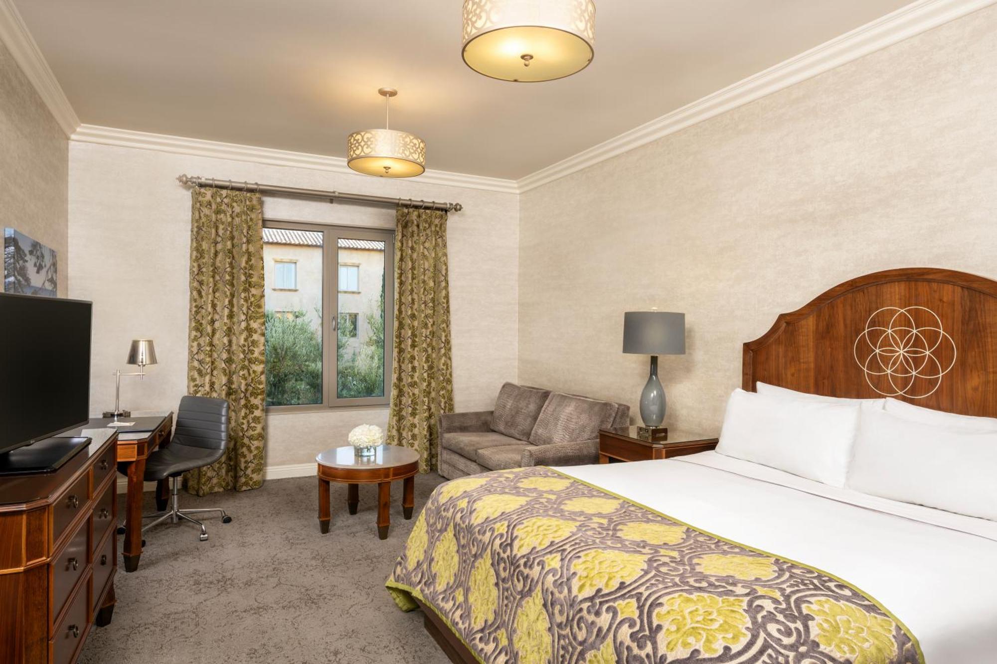 Superior King Room,1517908894:JPEG