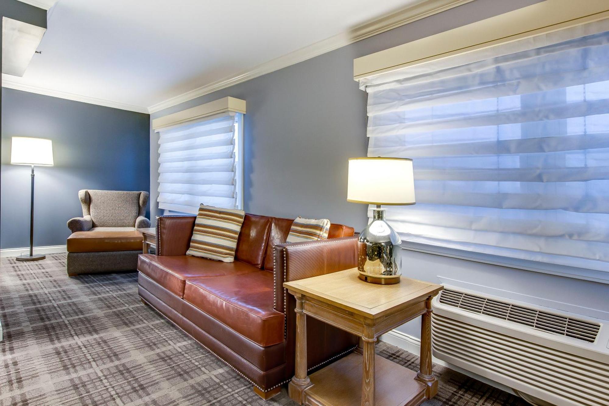 Queen Studio Suite Two Queen Beds