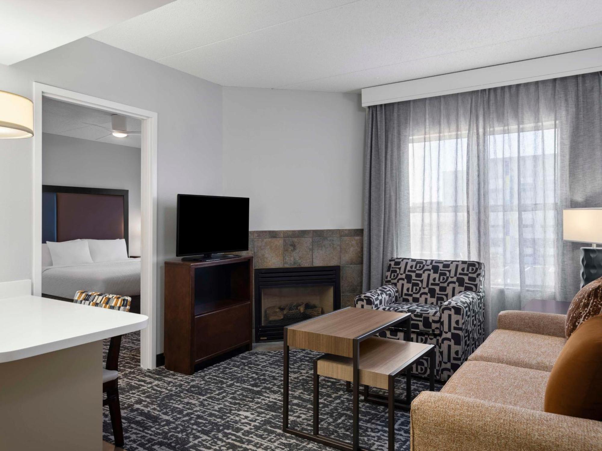 One-Bedroom King Suite Fireplace Non-Smoking