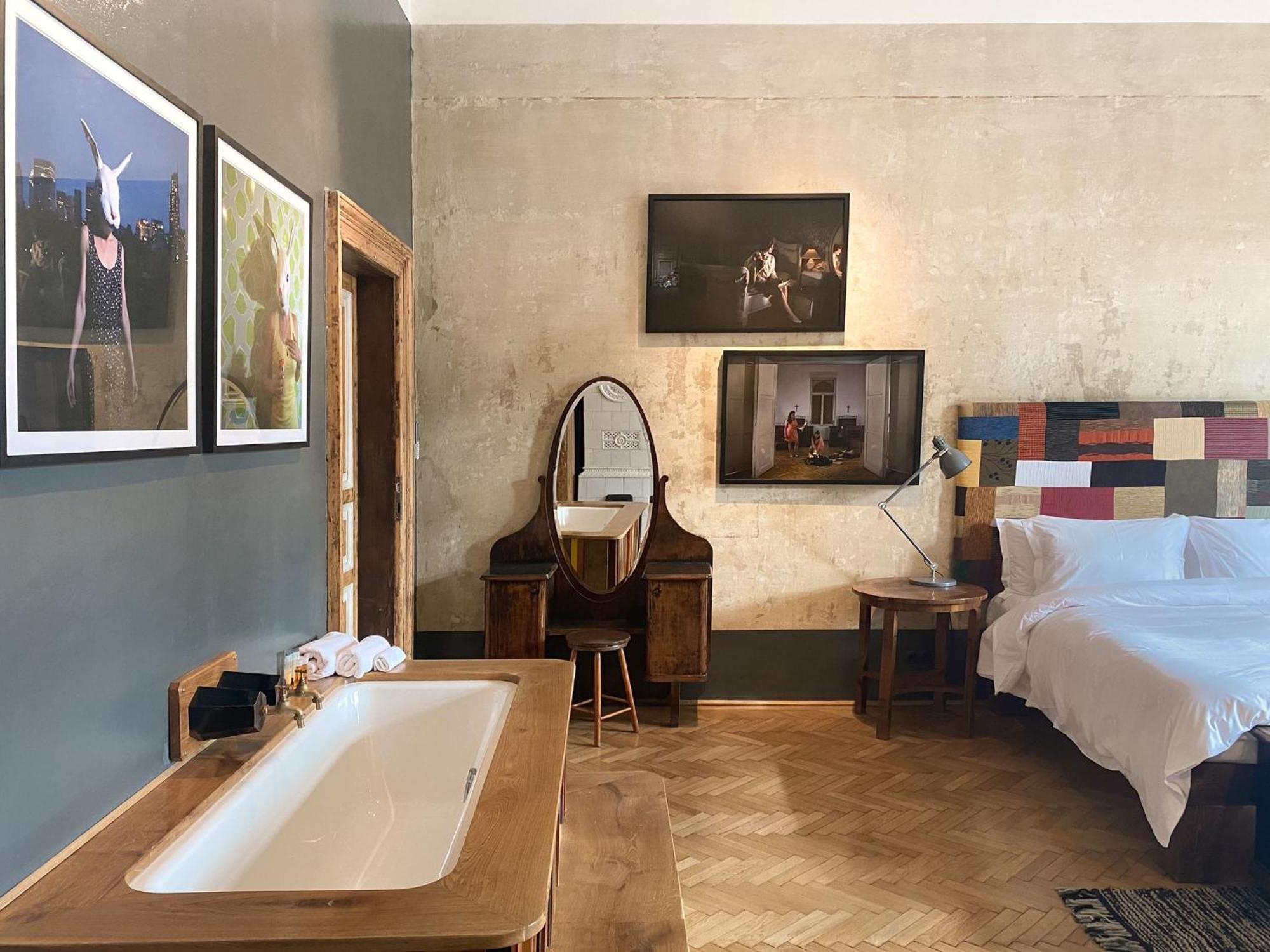 King Room Garden View