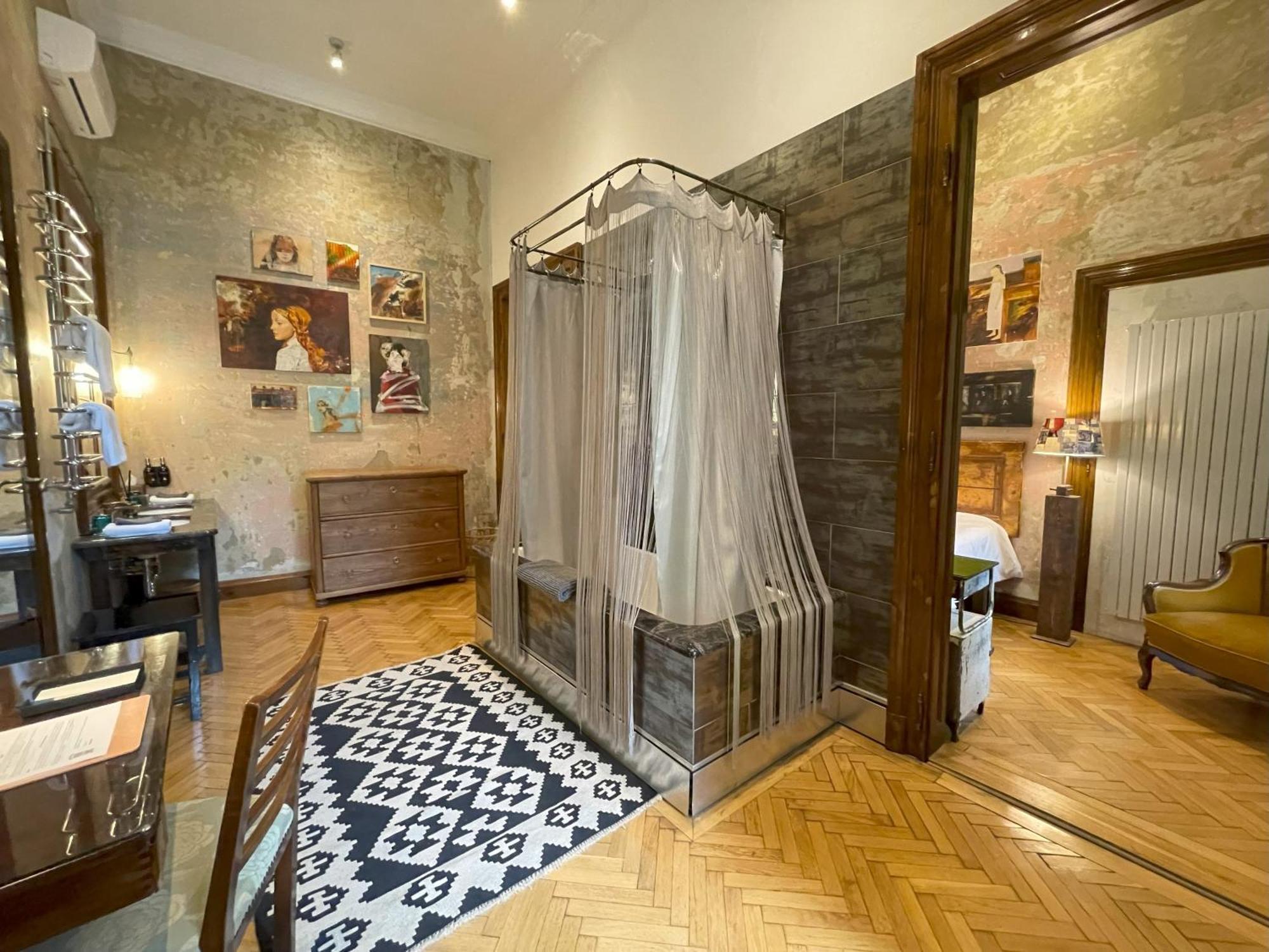 Double Room Private Bathroom
