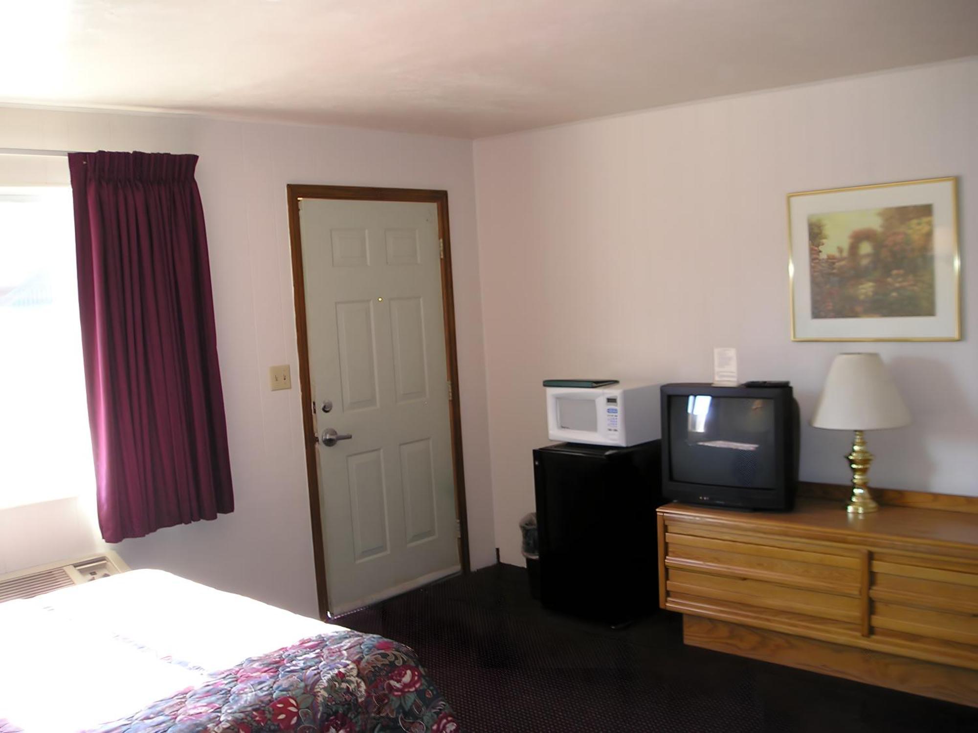 Queen Room Two Queen Beds