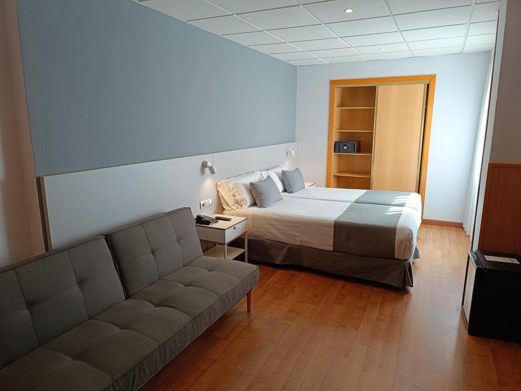 Large Twin Room