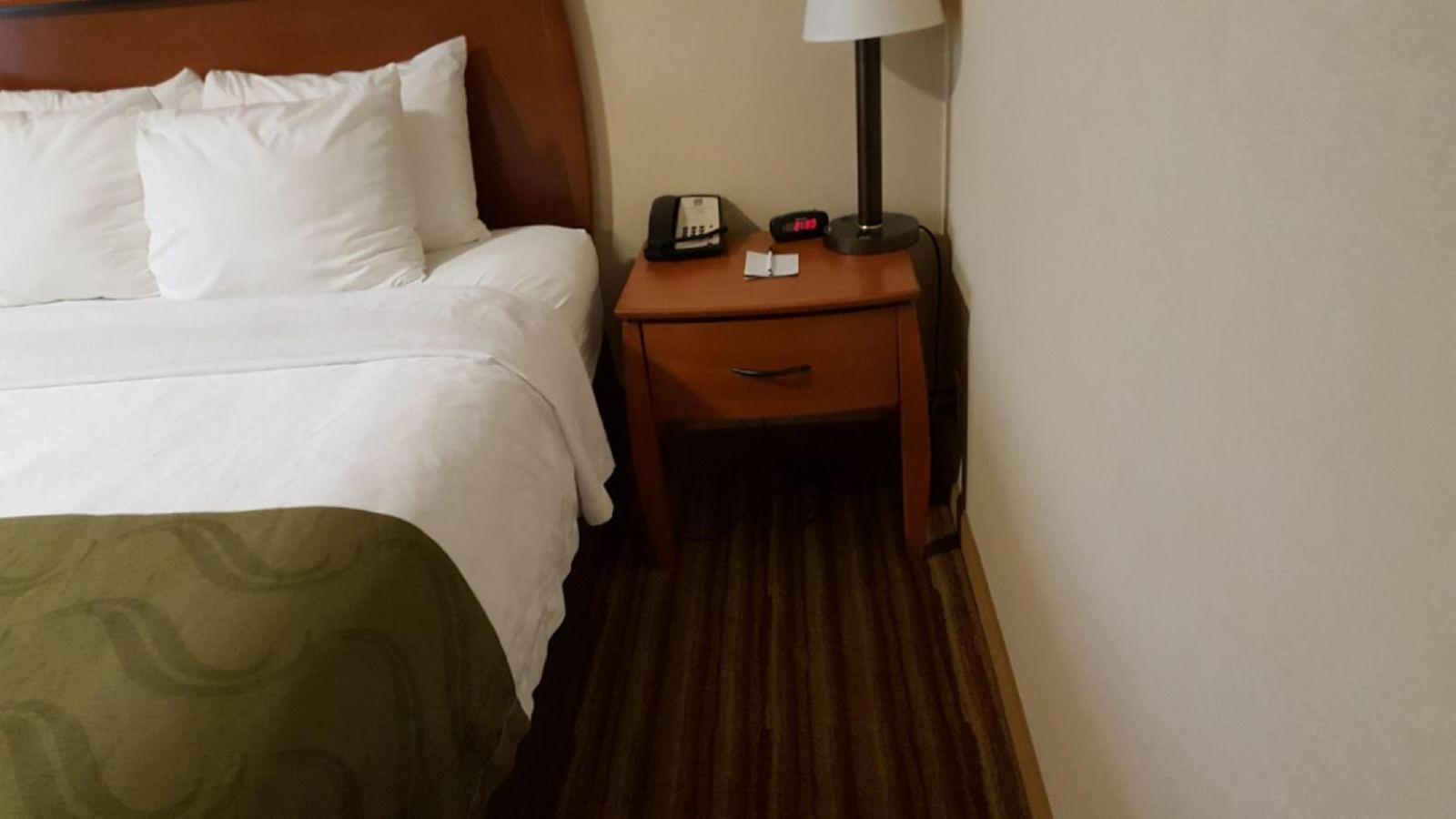 Queen Room Accessible or Nonsmoking