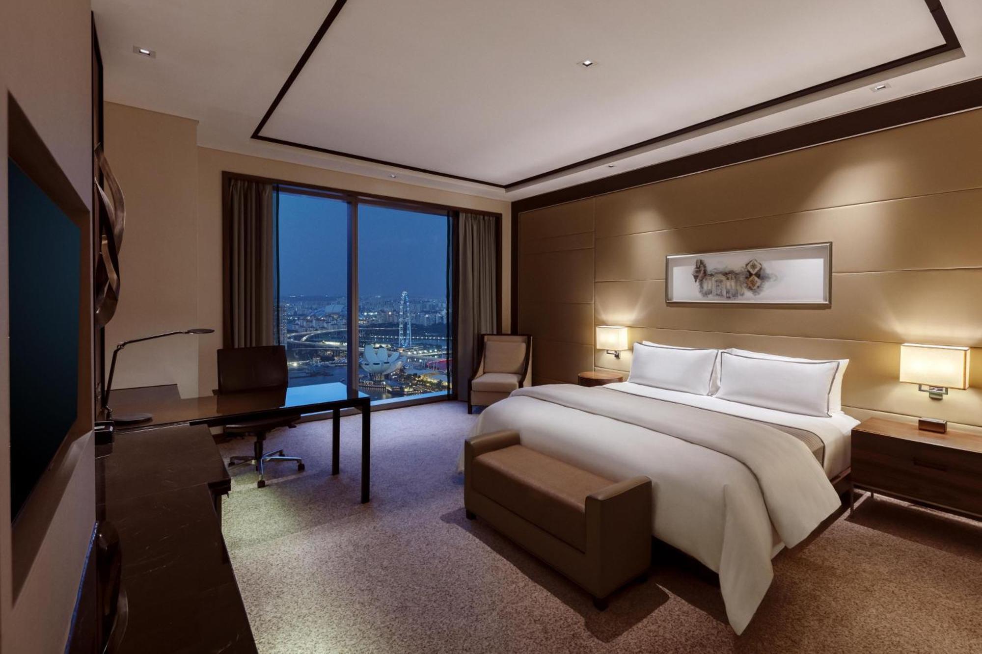 Deluxe Room, King Bed,1549970533:JPEG