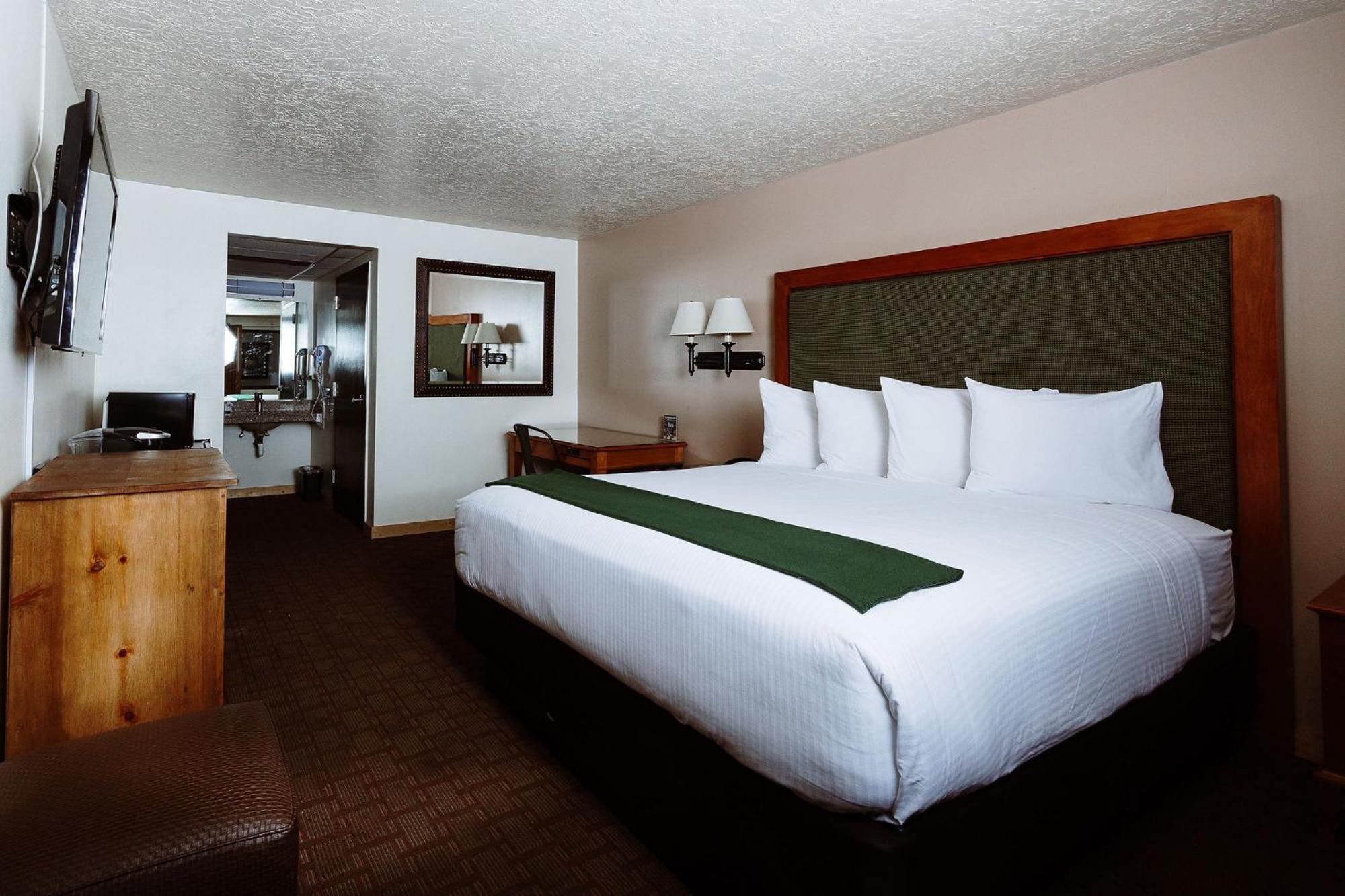 Queen Room Two Queen Beds