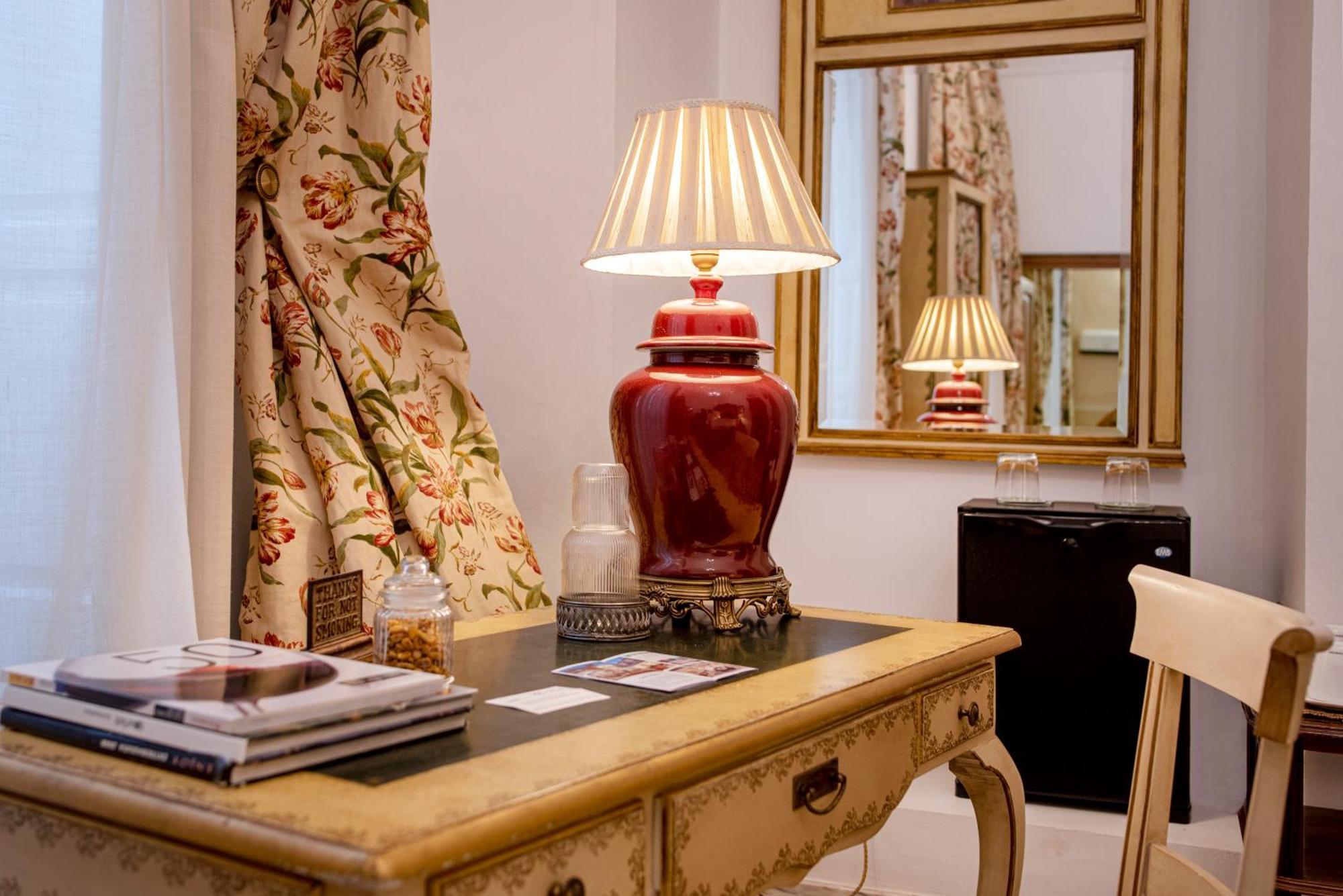 Deluxe King Suite