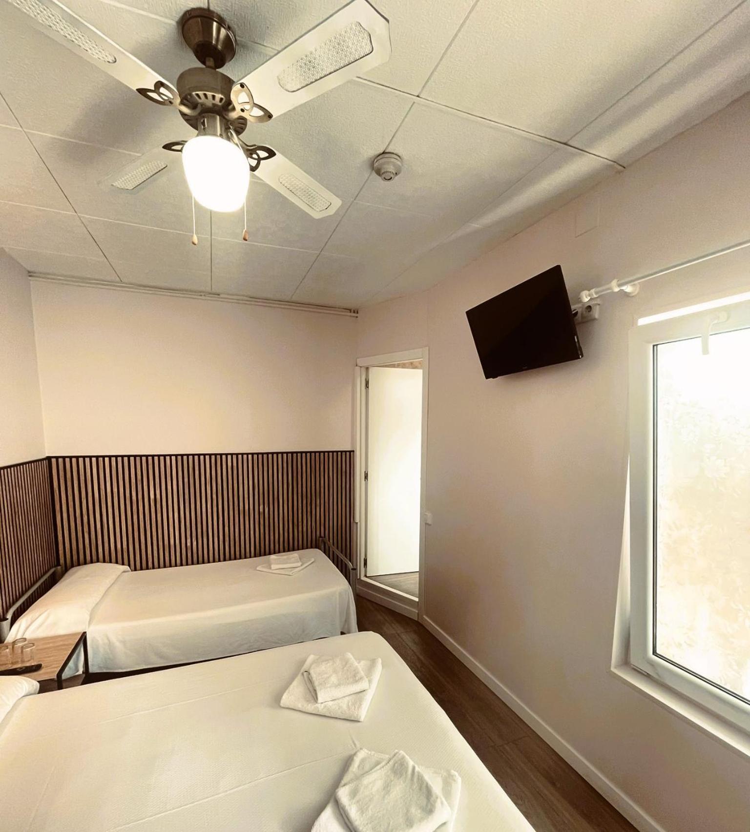 Triple Room Private Bathroom