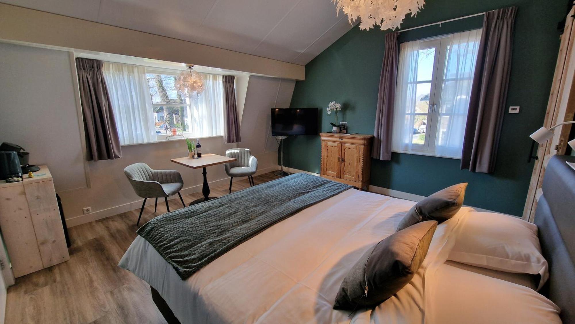 Superior King Room