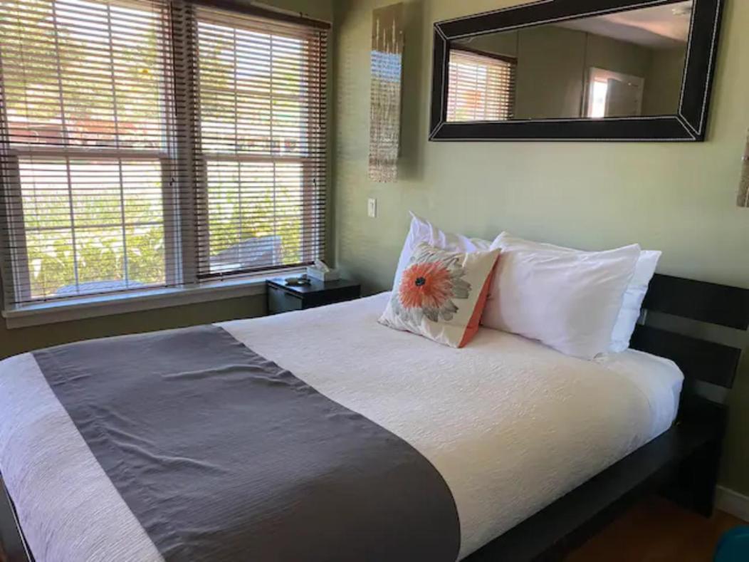 Queen Room Spa Bath Pet Friendly