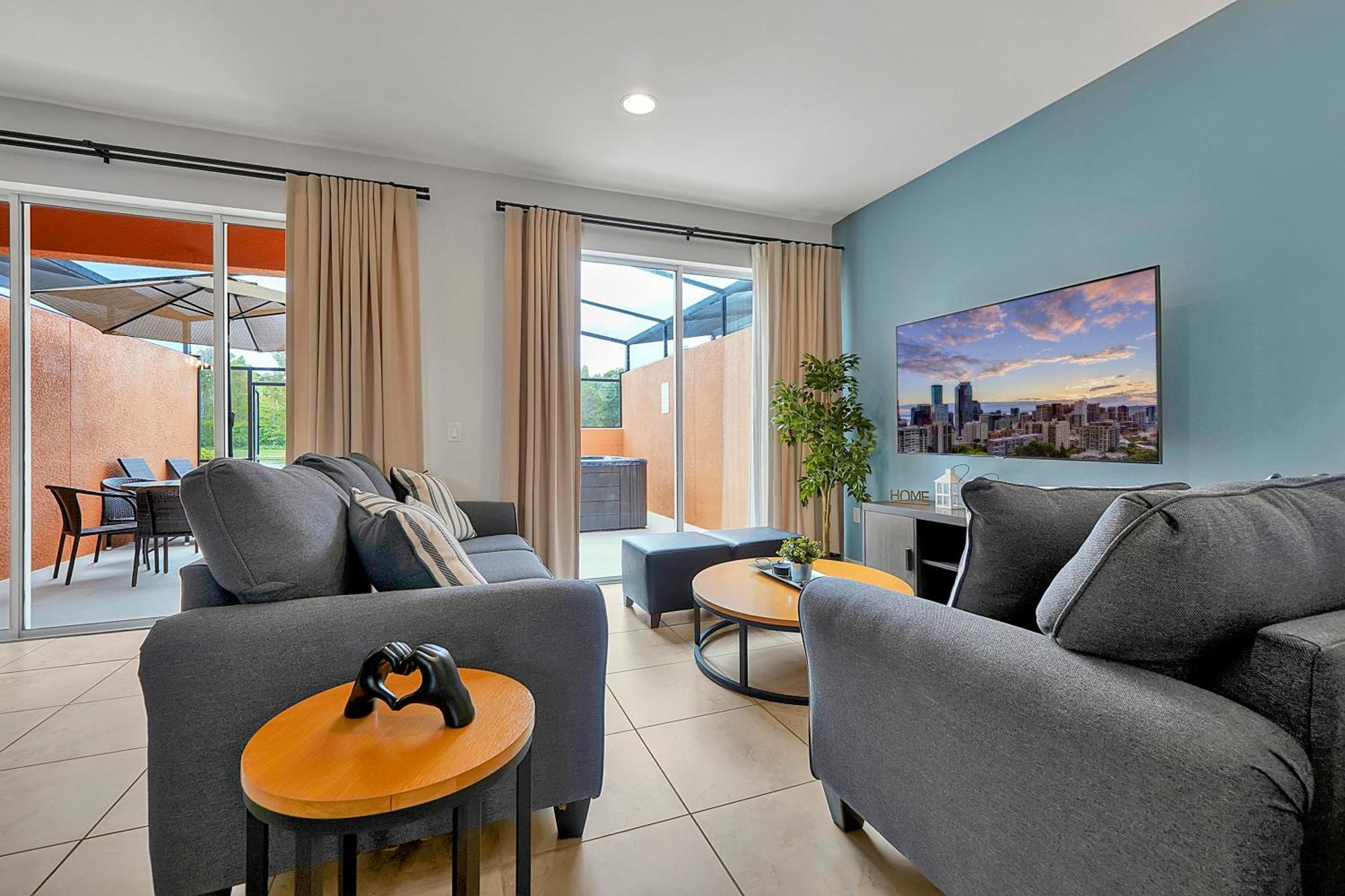 Two-Bedroom Townhouse Private Hot Tub