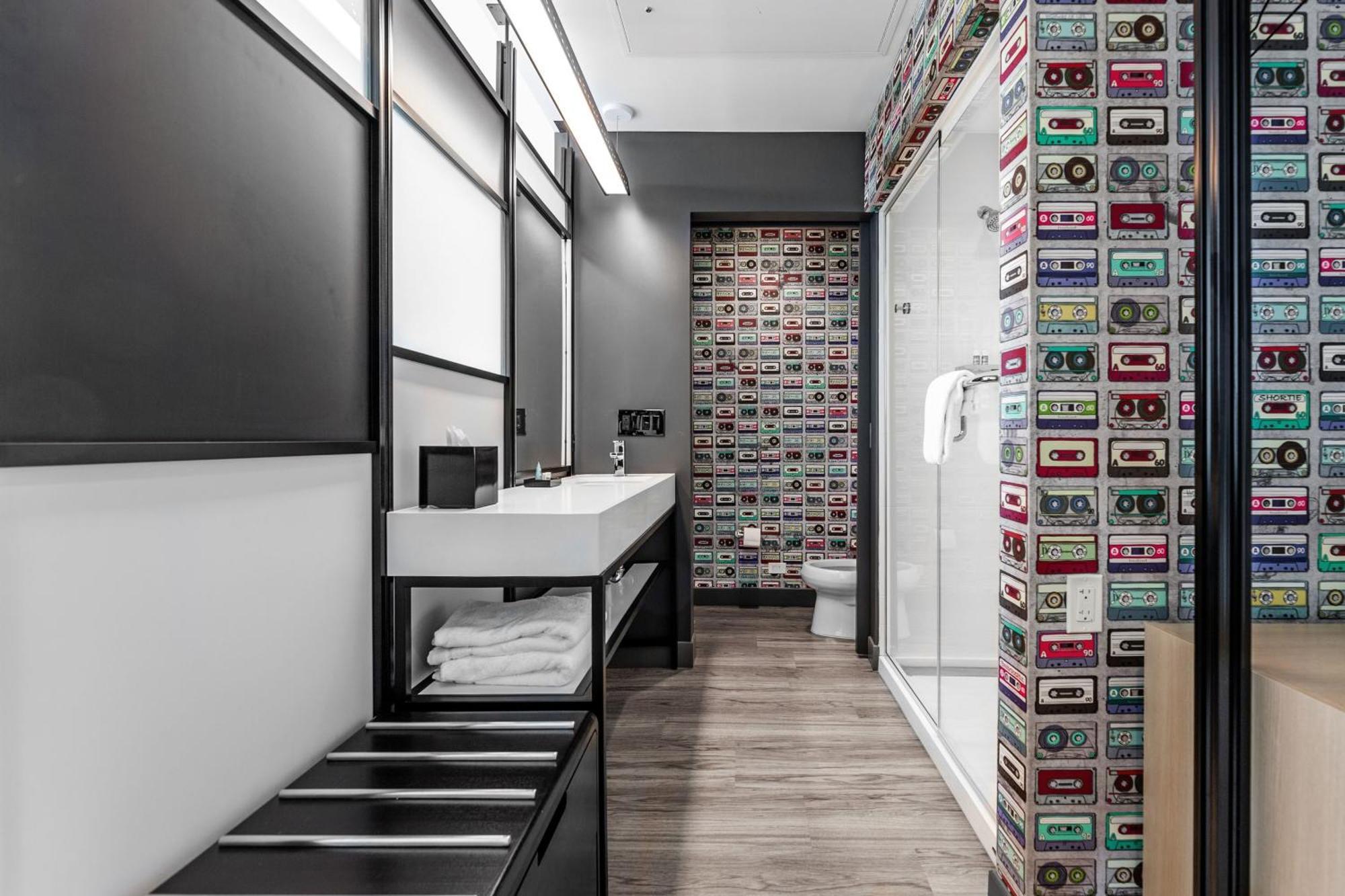 Aloft King Room