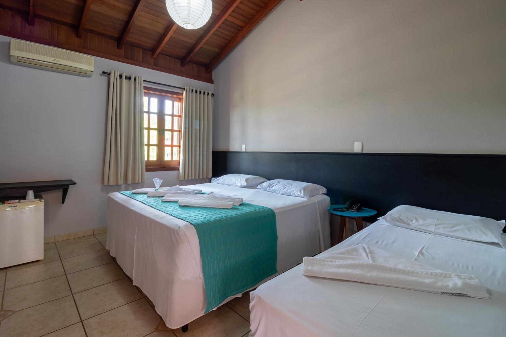 Quarto com Cama de Casal ou 2 de Solteiro
