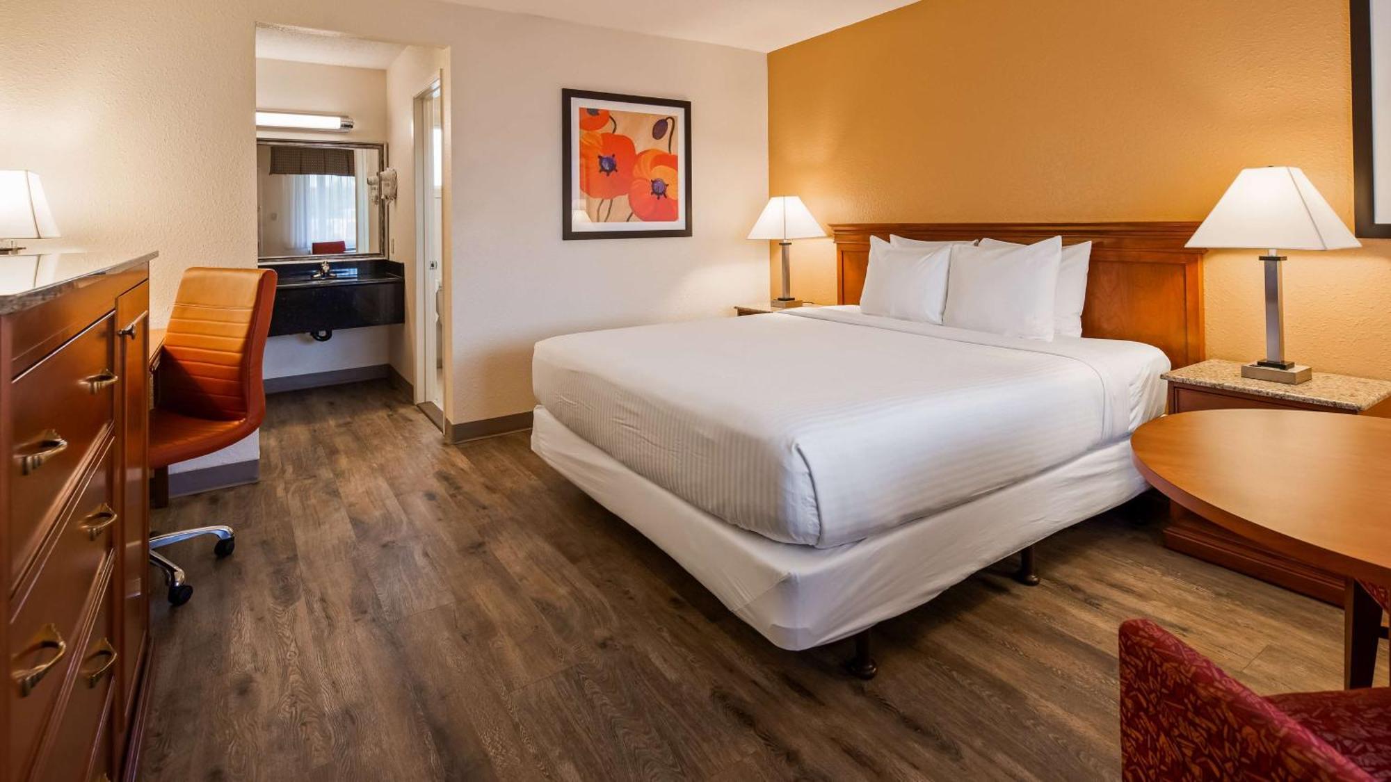 King Room - Pet-Friendly/Non-Smoking,1515956026:JPEG