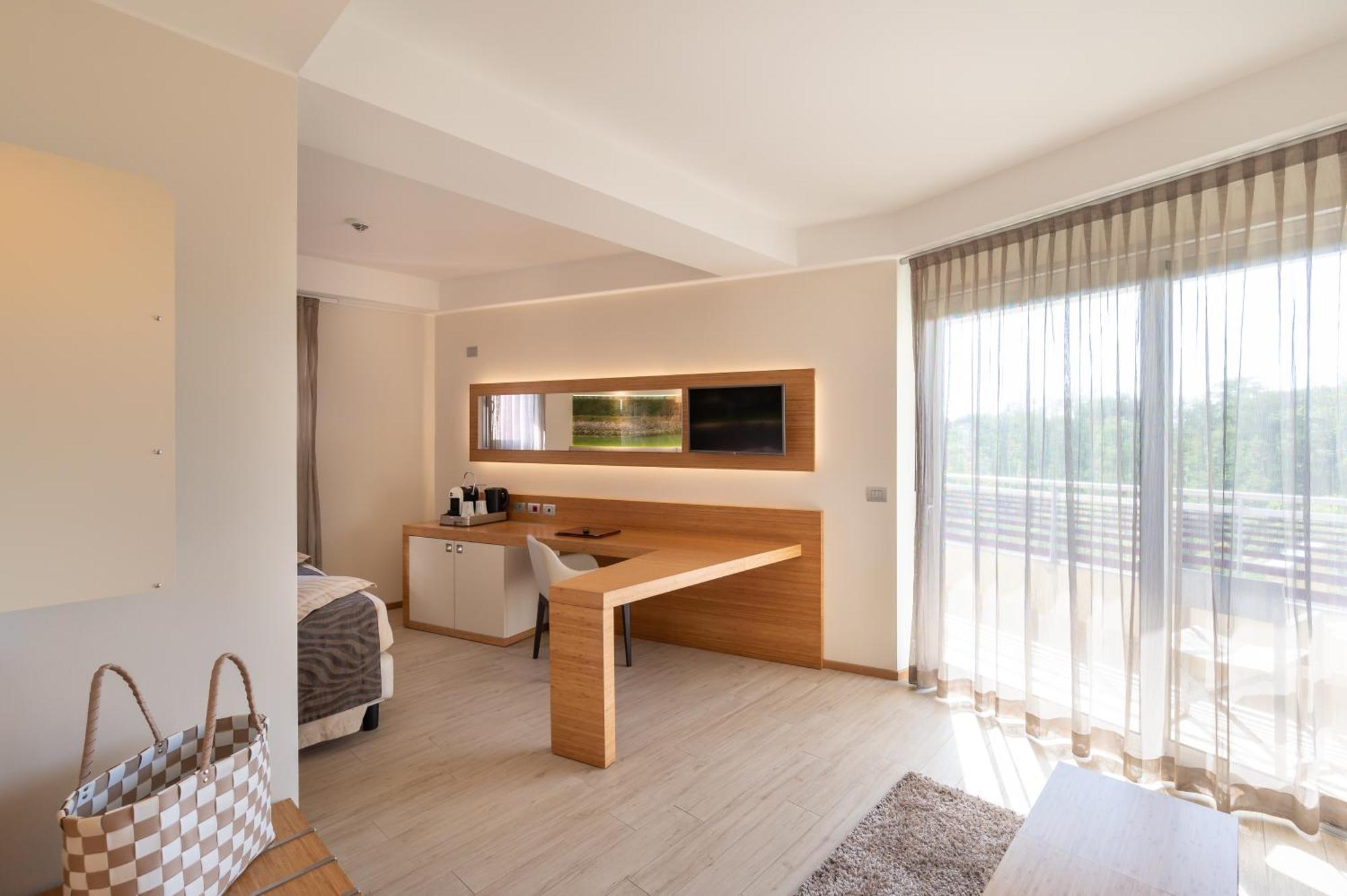 Junior Suite Lateral Sea View