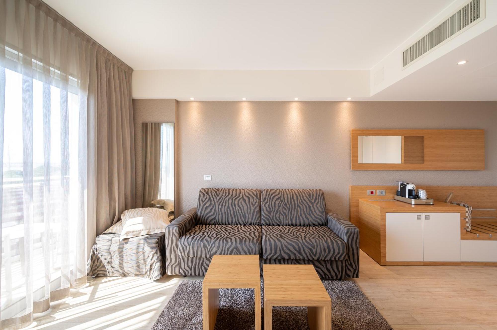 Junior Suite Lateral Sea View