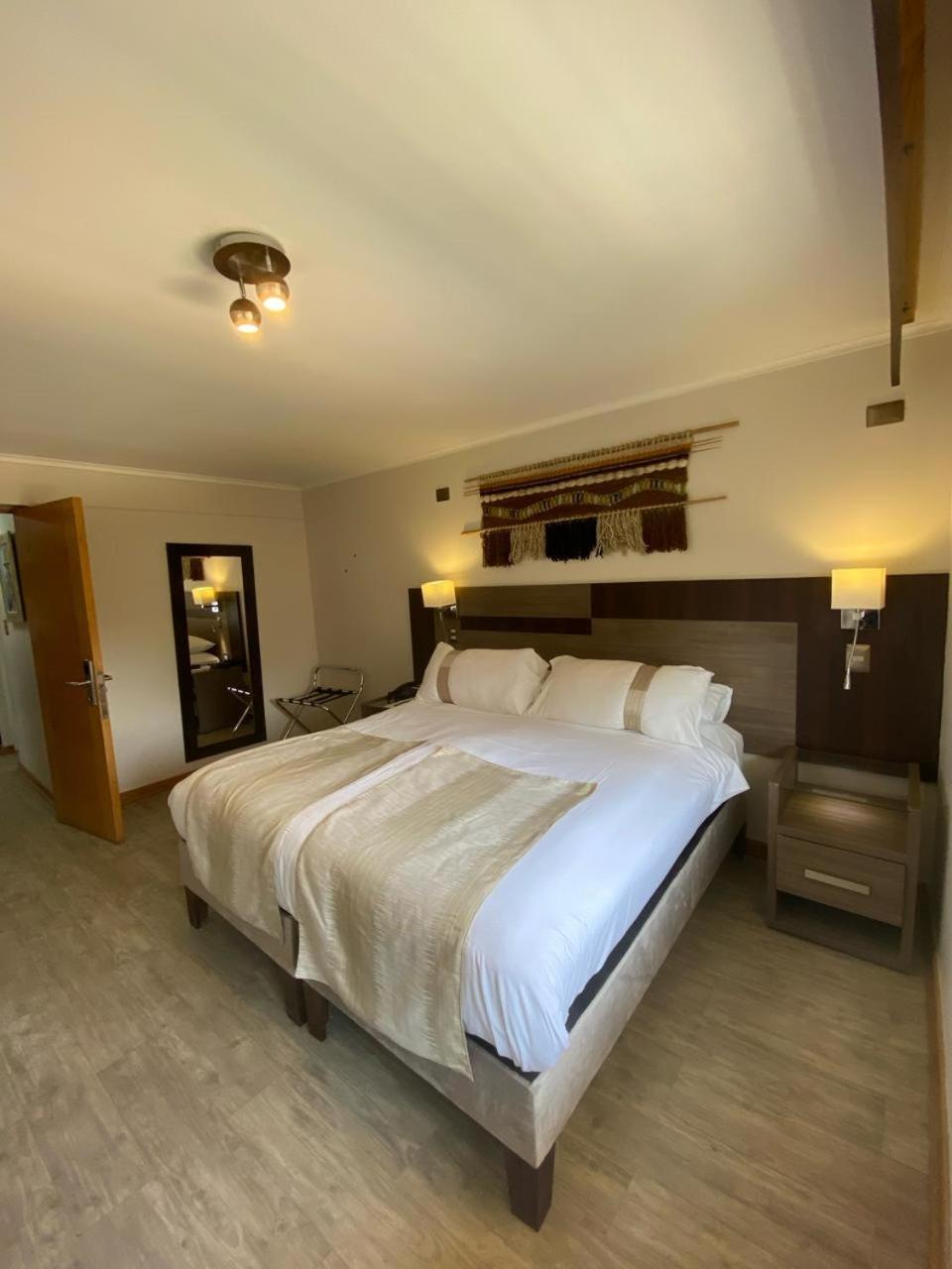Familiar Suite