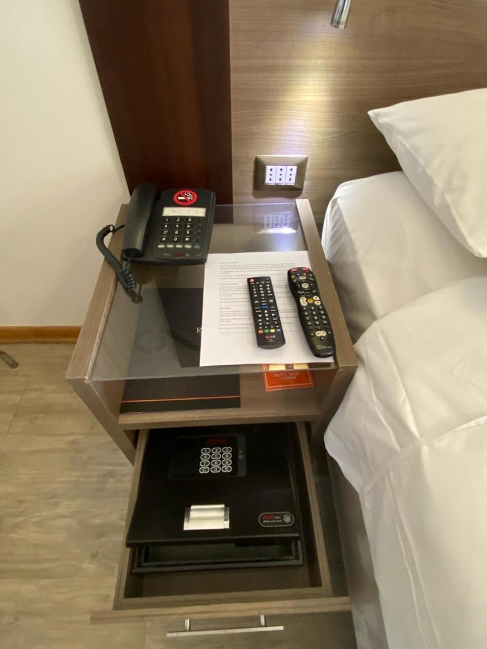 Familiar Suite