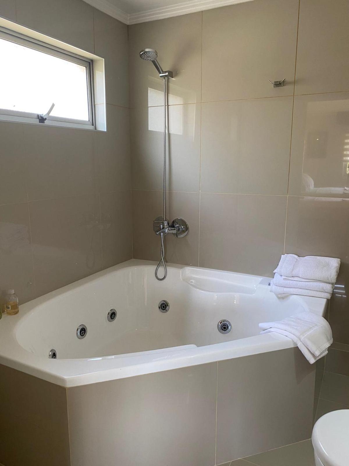 Junior Suite Spa Bath