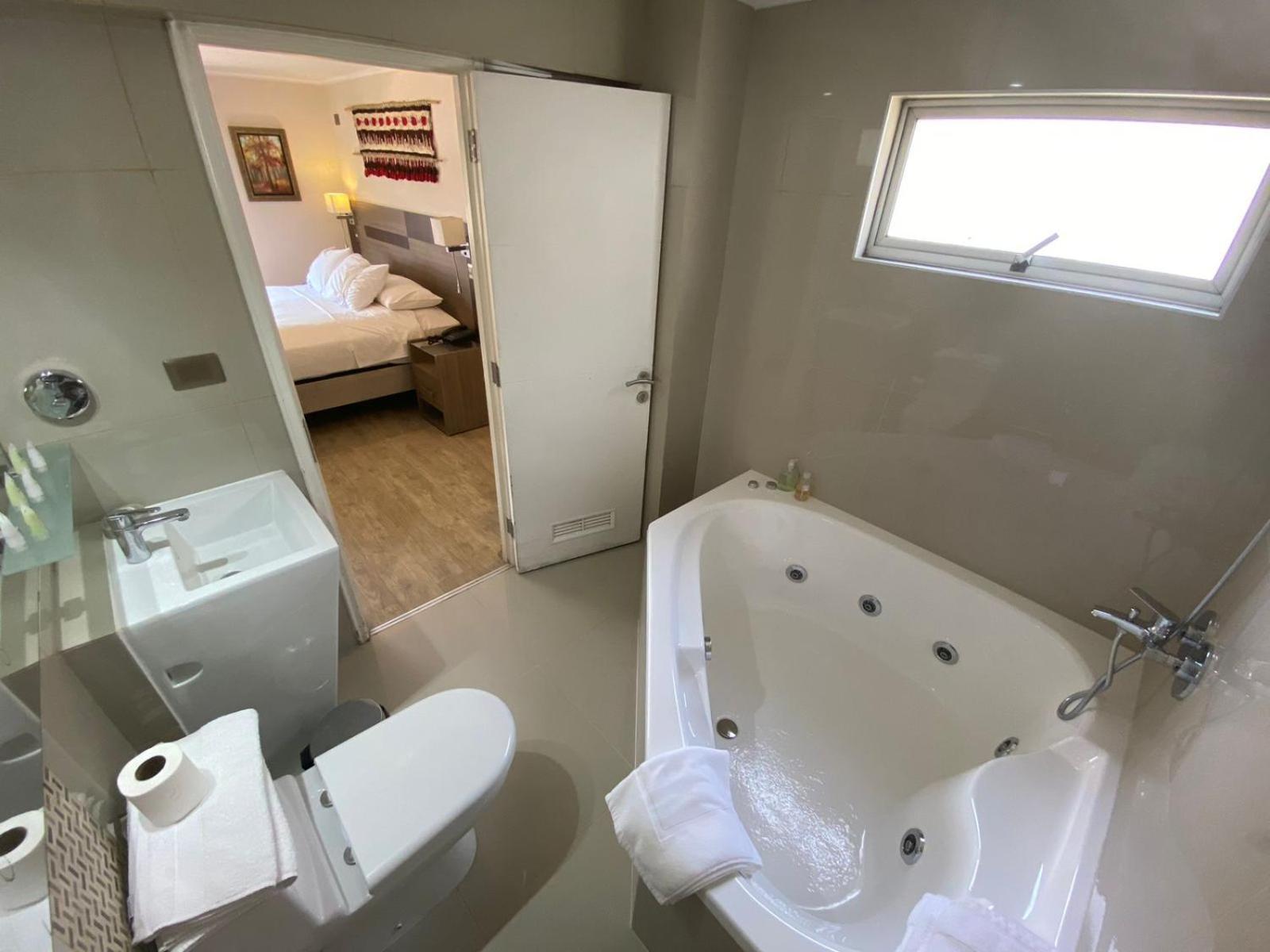 Junior Suite Spa Bath