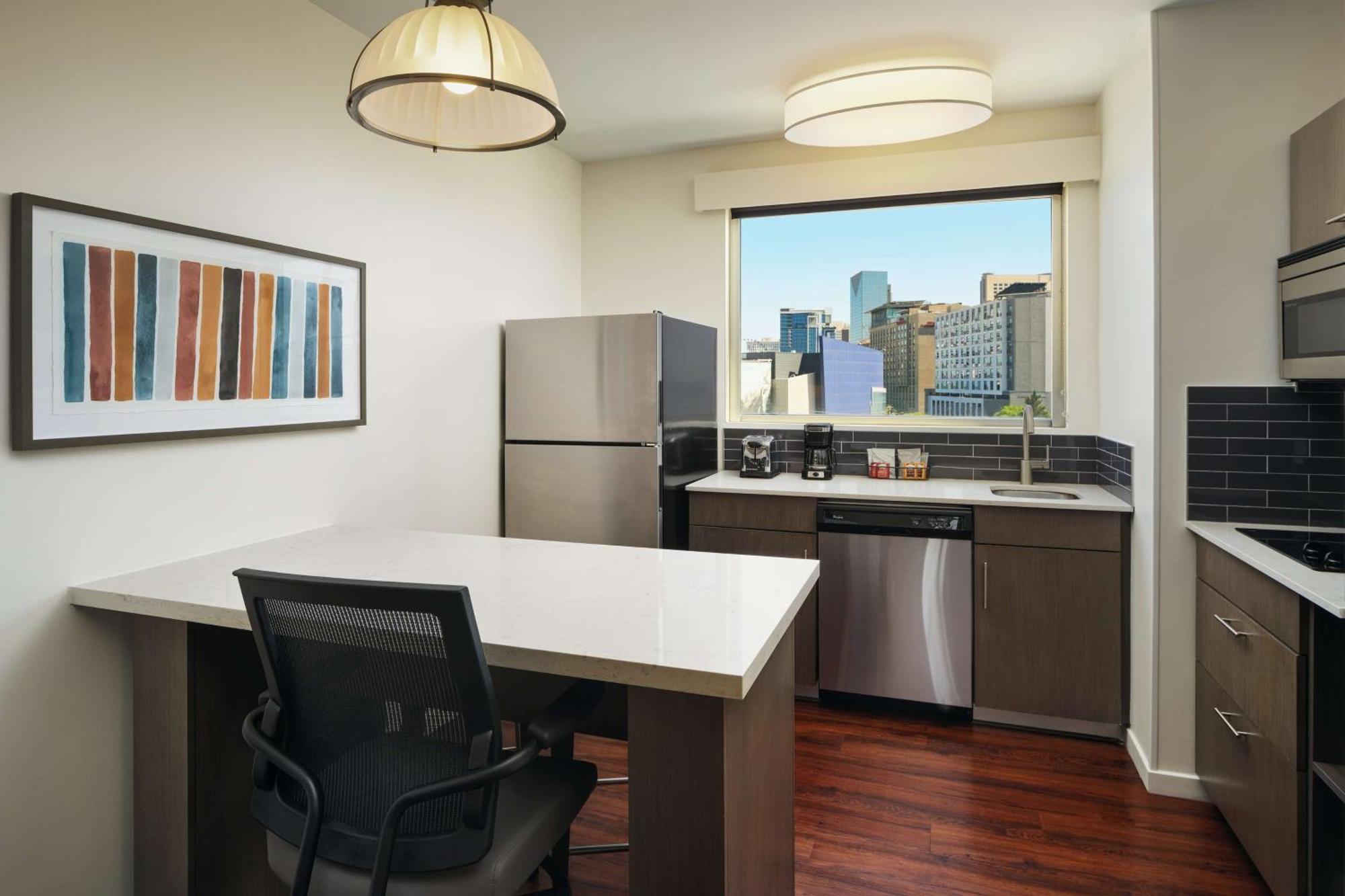 One-Bedroom King Suite,1500913594:JPEG