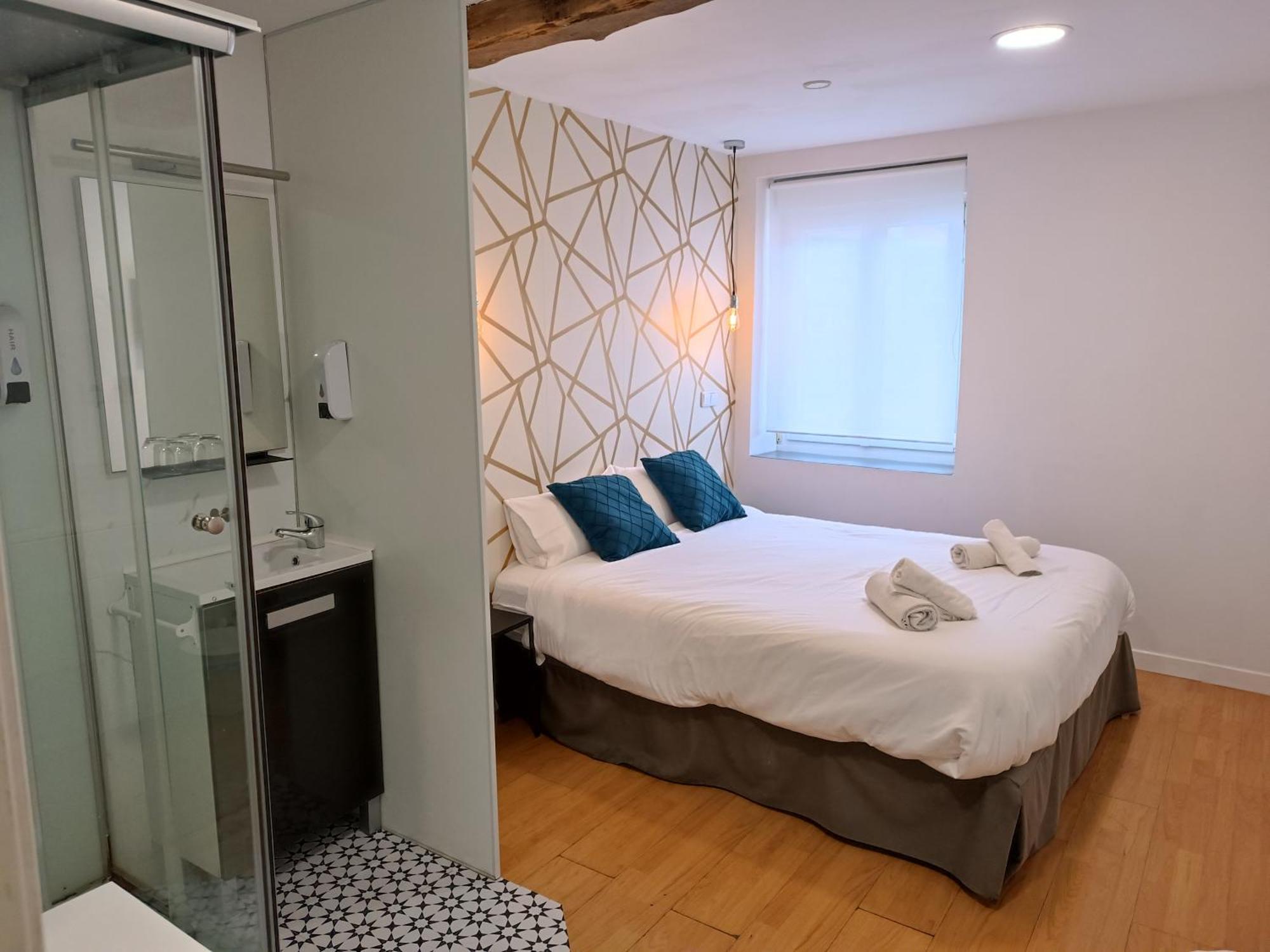 Double Room Shared Toilet