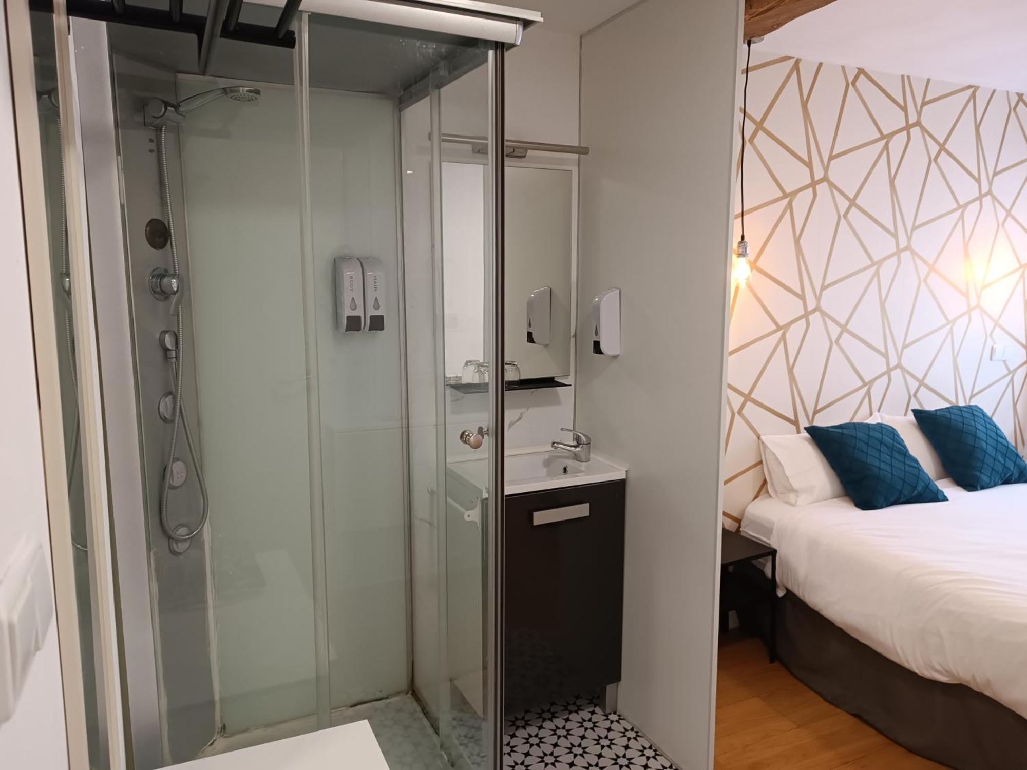 Double Room Shared Toilet