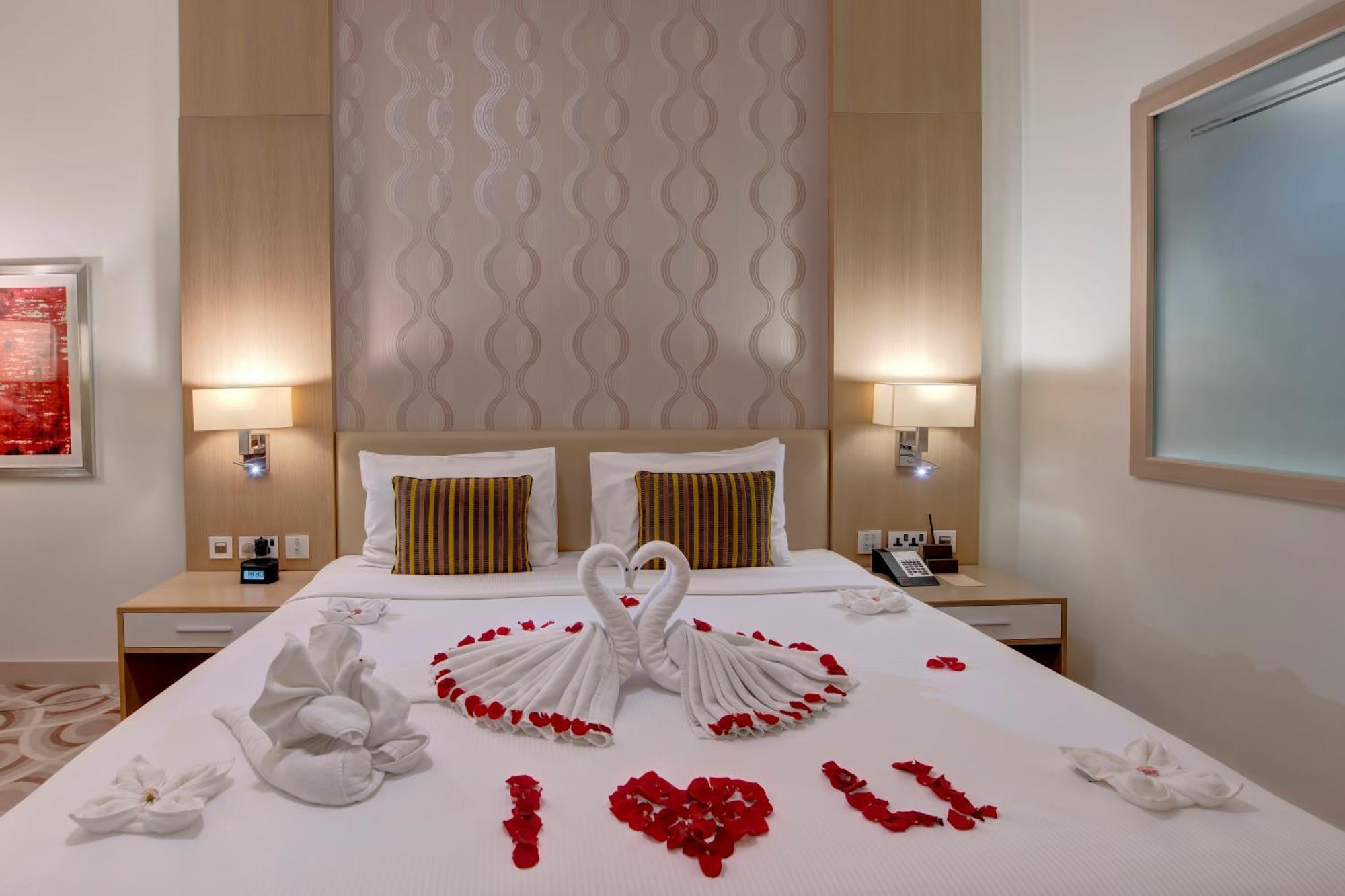 Deluxe Room Complimentary Shuttle Bus to Beach & Mall of the Emirates