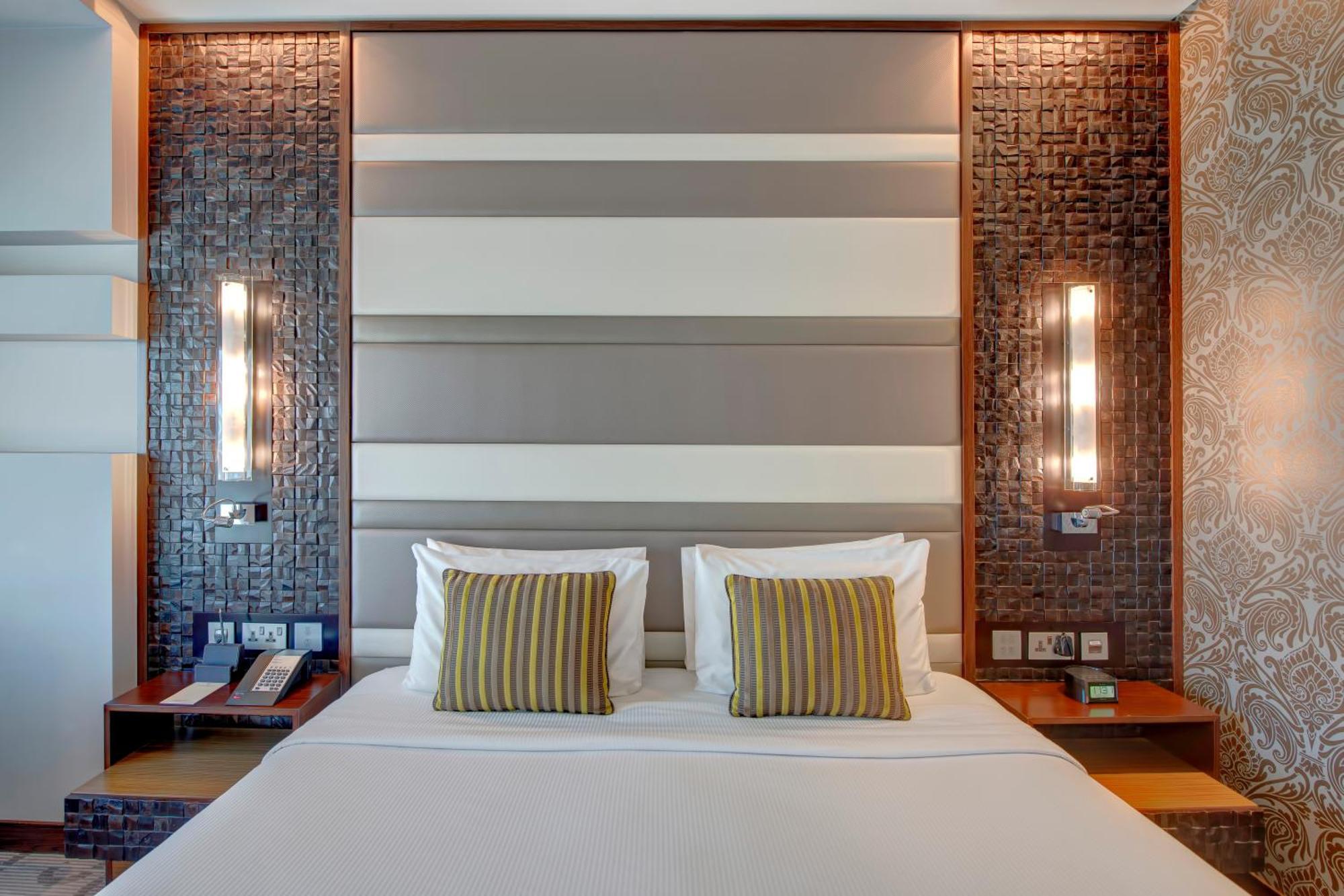 Junior Suite Complimentary Shuttle Bus to Beach & Mall of the Emirates