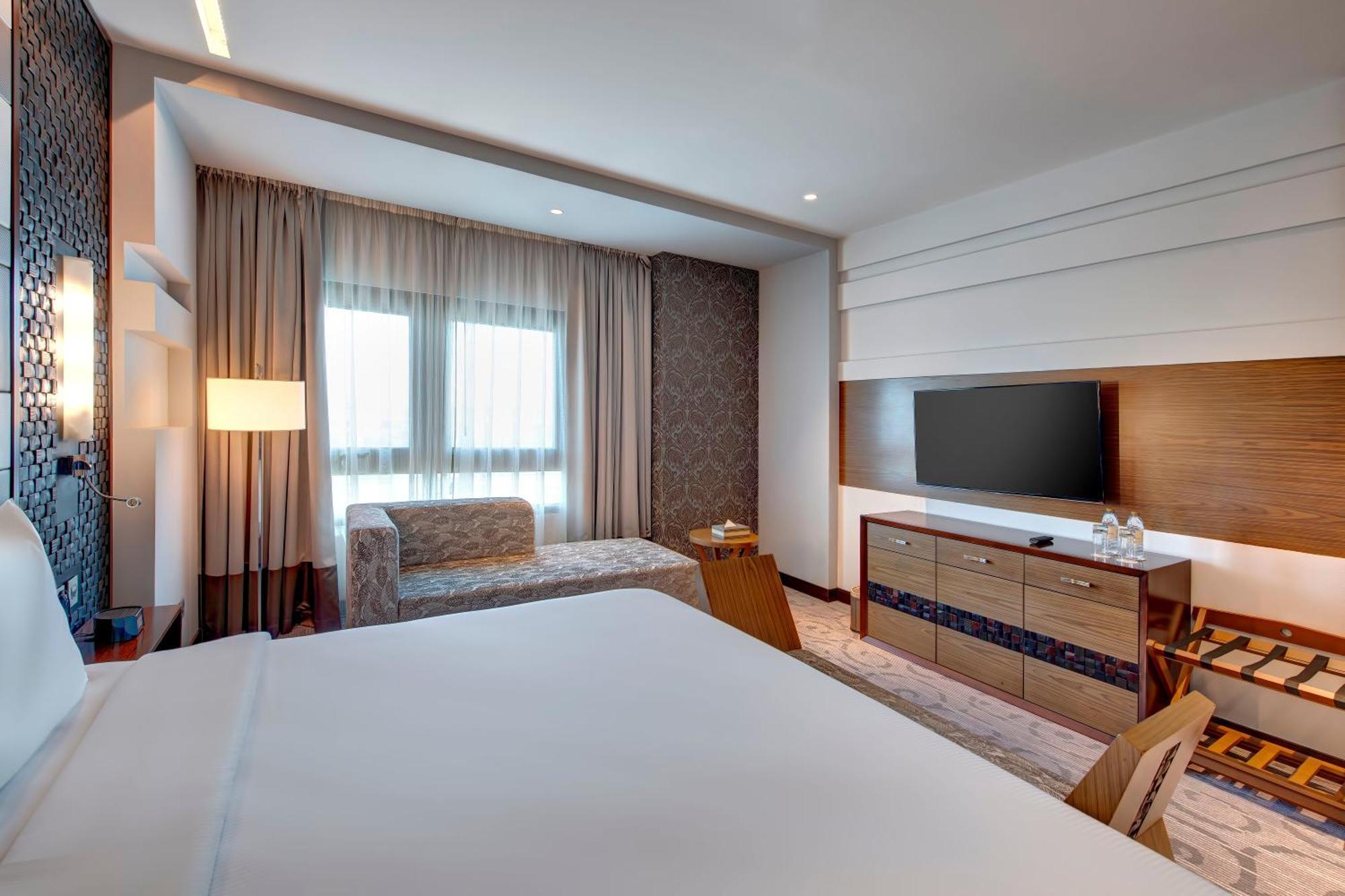 Junior Suite Complimentary Shuttle Bus to Beach & Mall of the Emirates