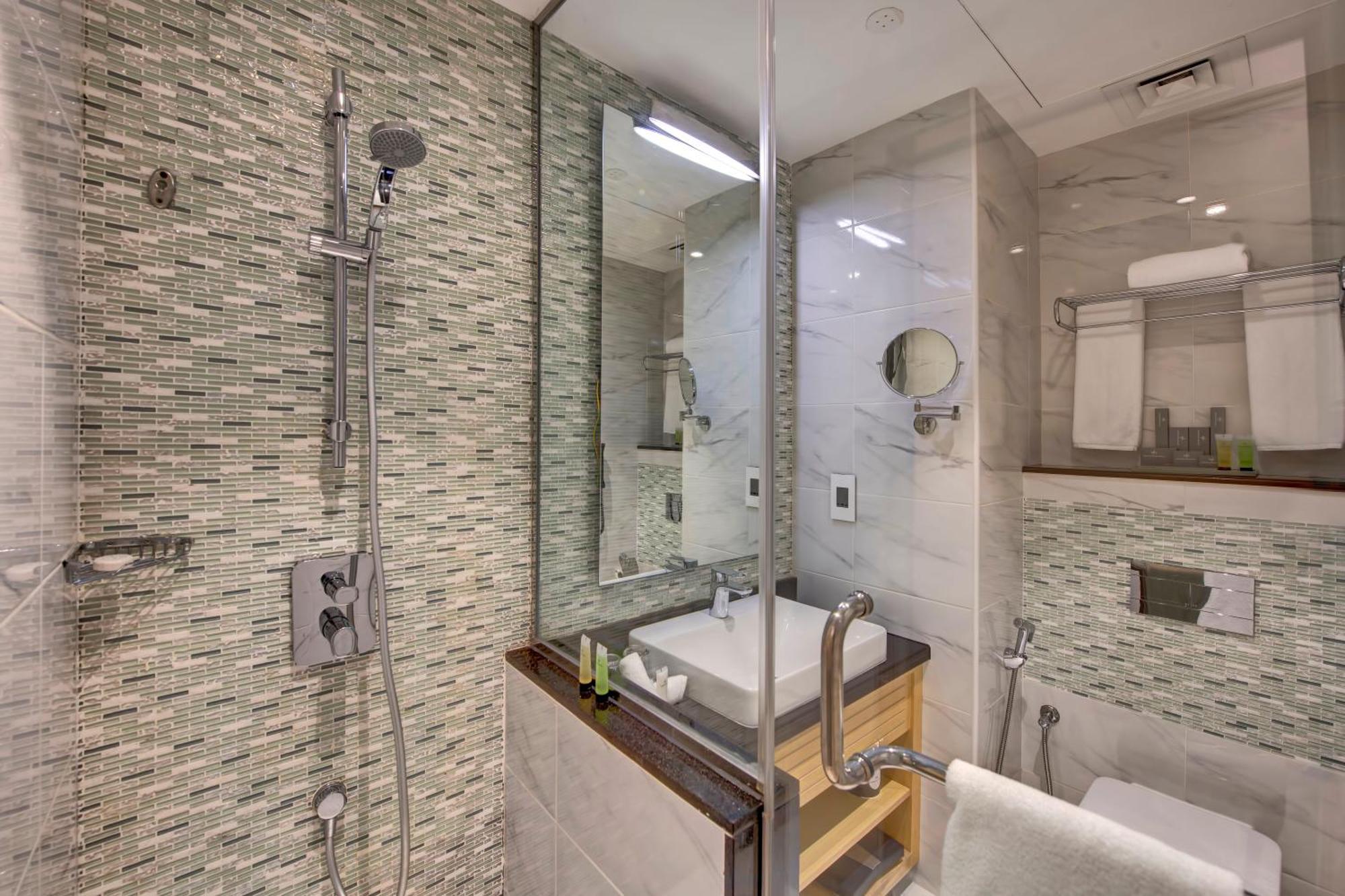 Guest Room Complimentary Shuttle Bus to Beach & Mall of the Emirates