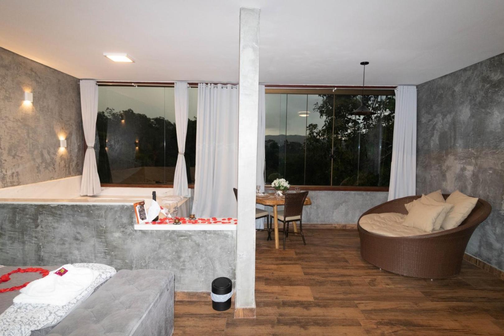 King Suite Spa Bath