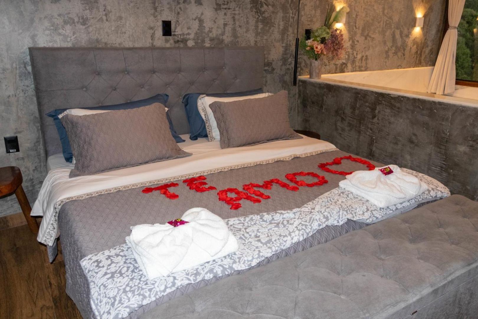 King Suite Spa Bath