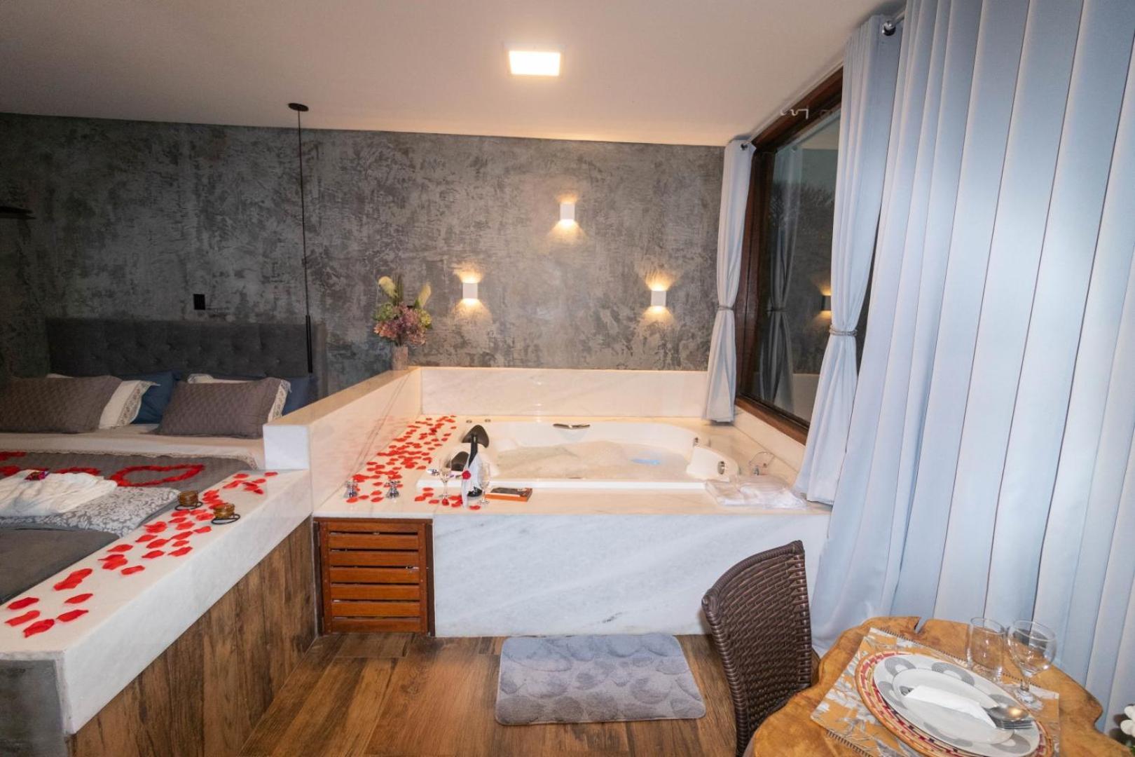King Suite Spa Bath