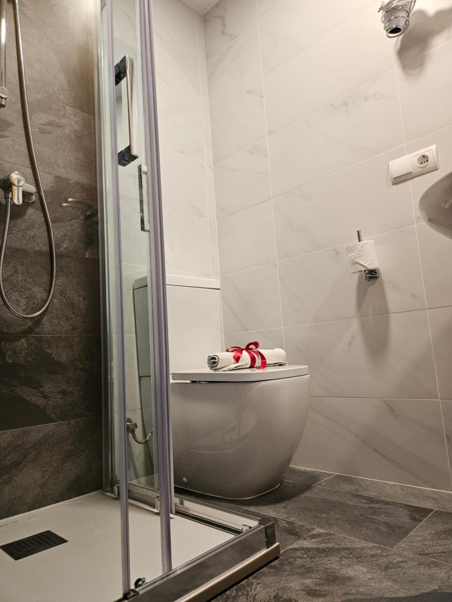 Habitación Doble con baño privado - 2 camas