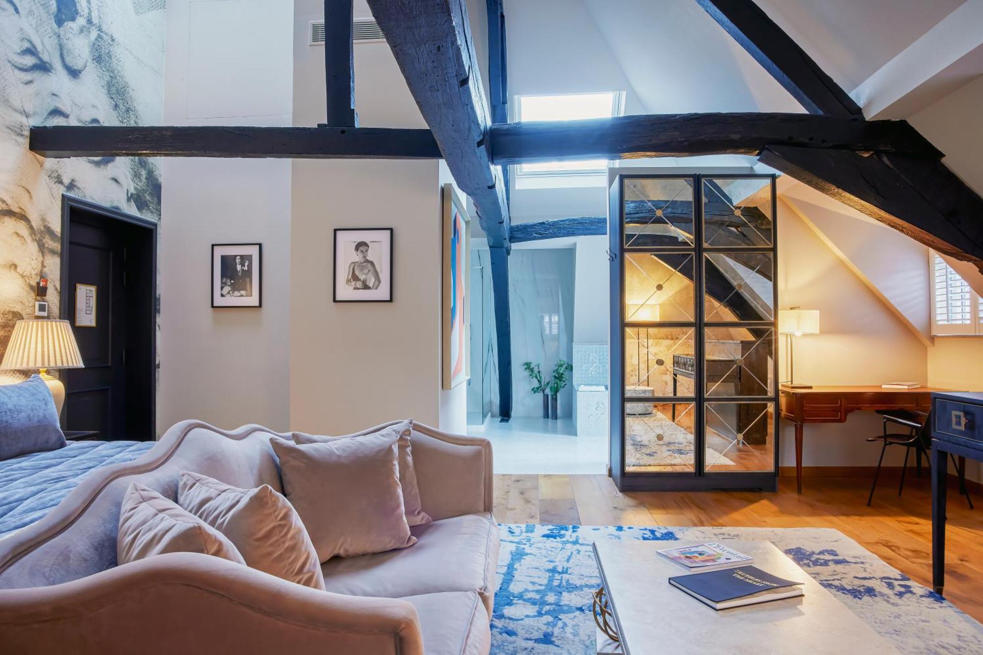 Signature Suite